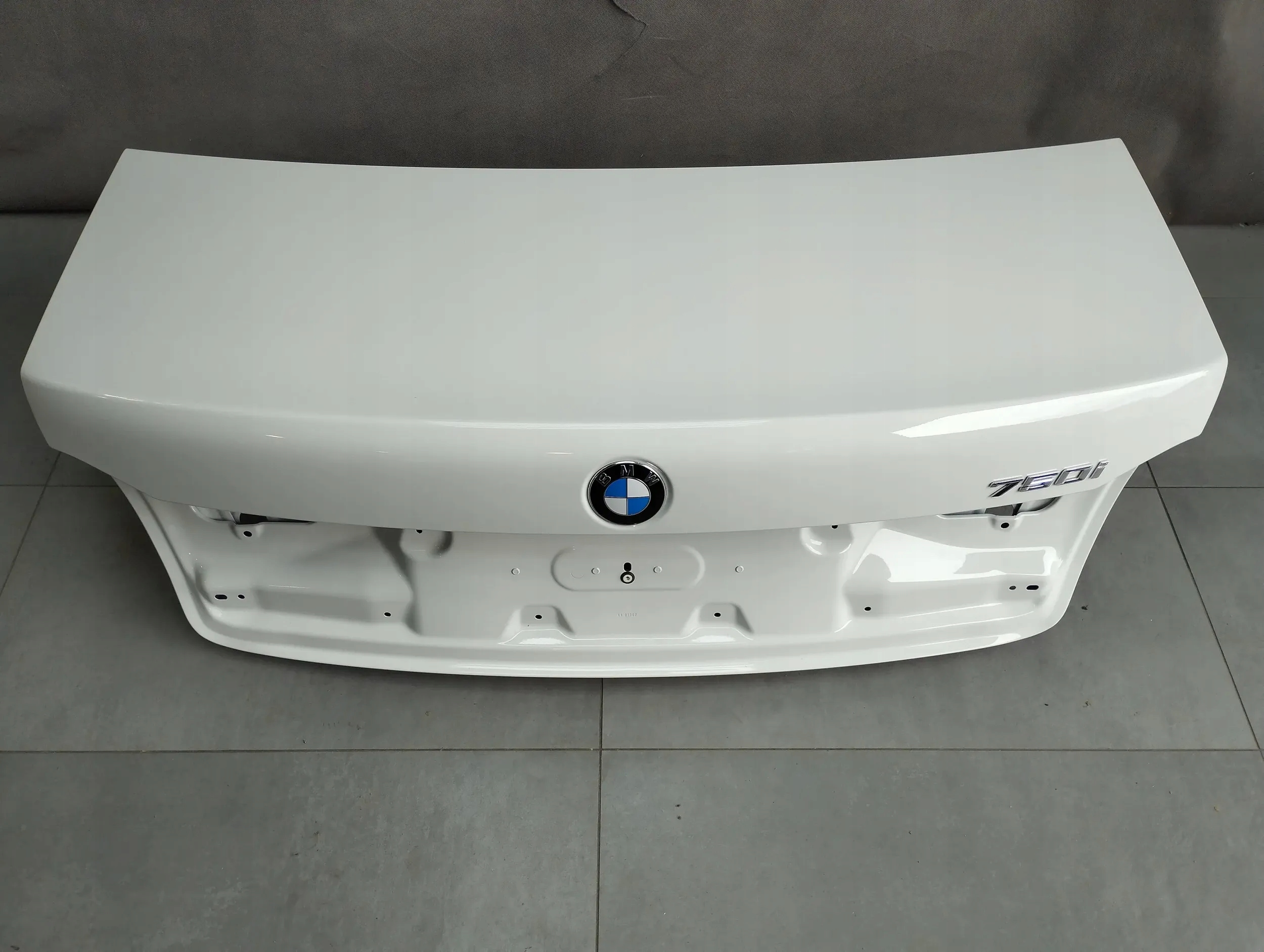 BMW 7 G11 boot door A300