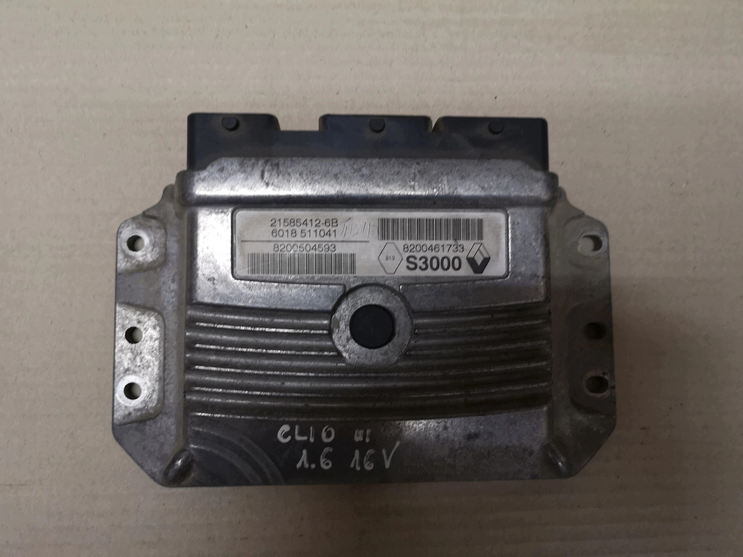 Centralina computer RENAULT CLIO III 8200461733
