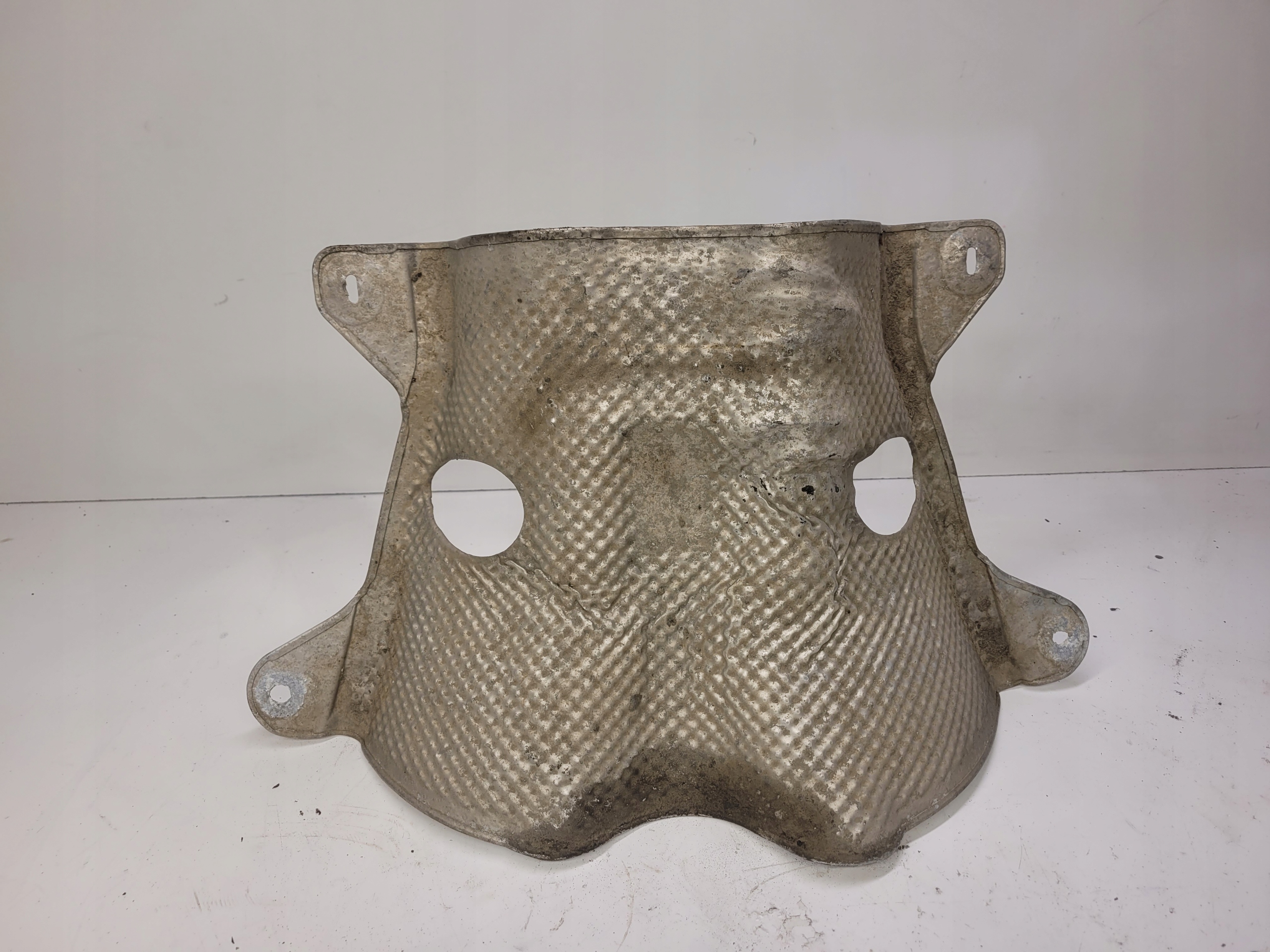 fedél TERMICZNA WALU AUDI A6 C6 4F0521443