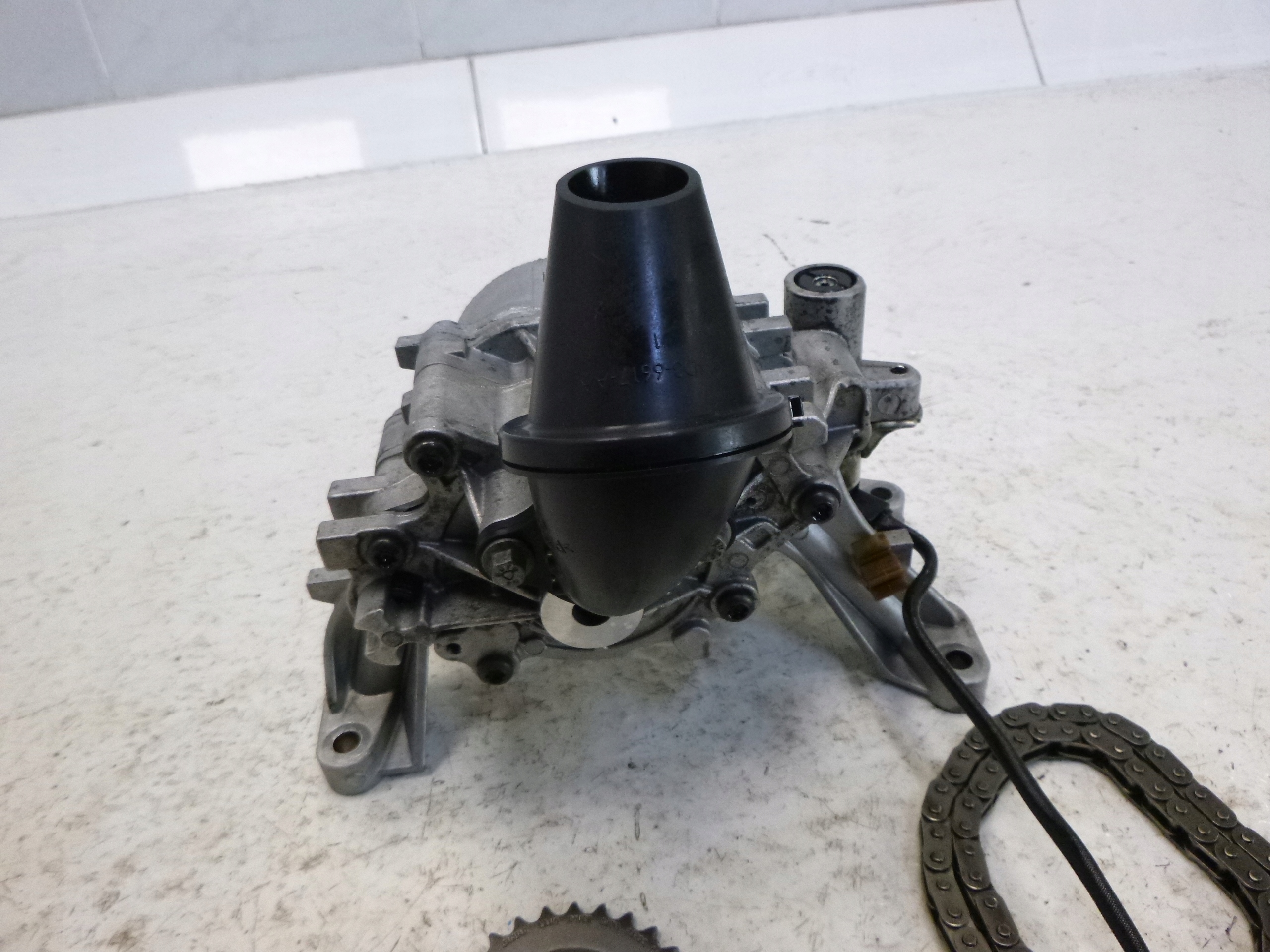 LR DISCOVERY 5 V L462 2.0 D ölpumpe