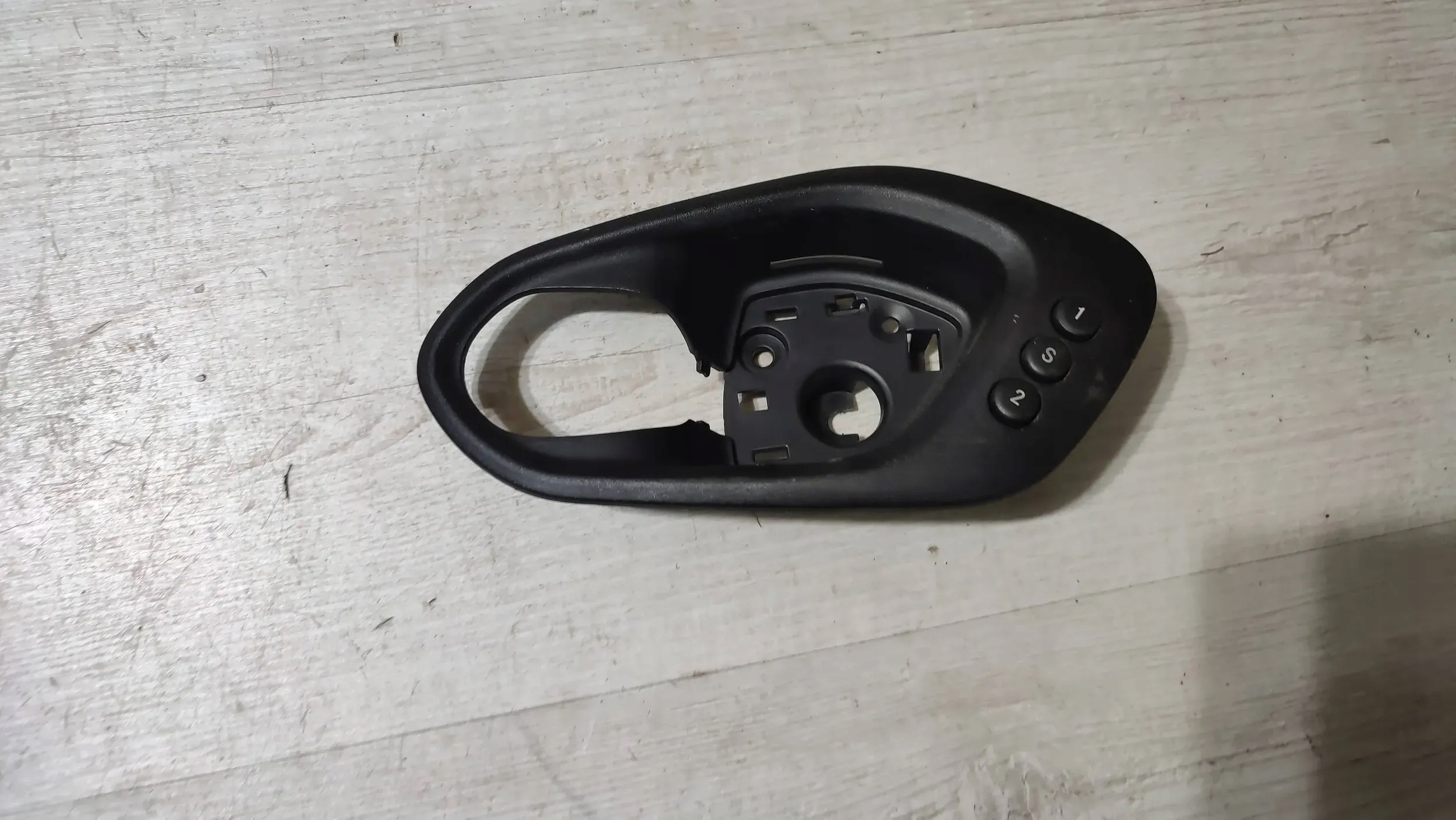 Jeep Cherokee KL 15r. 2.0d front left cover handles wewnetrznej
