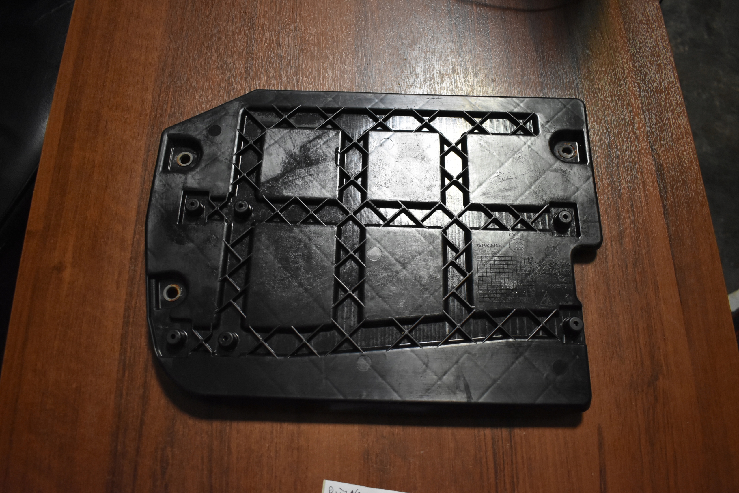 IDEALNA BLENDE ABDECKUNG PORSCHE TAYCAN 1