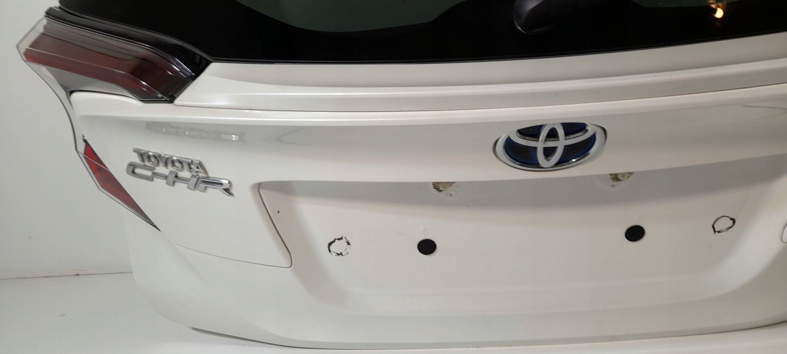 Toyota C-HR and 2016-19 boot doors 070 (H183)