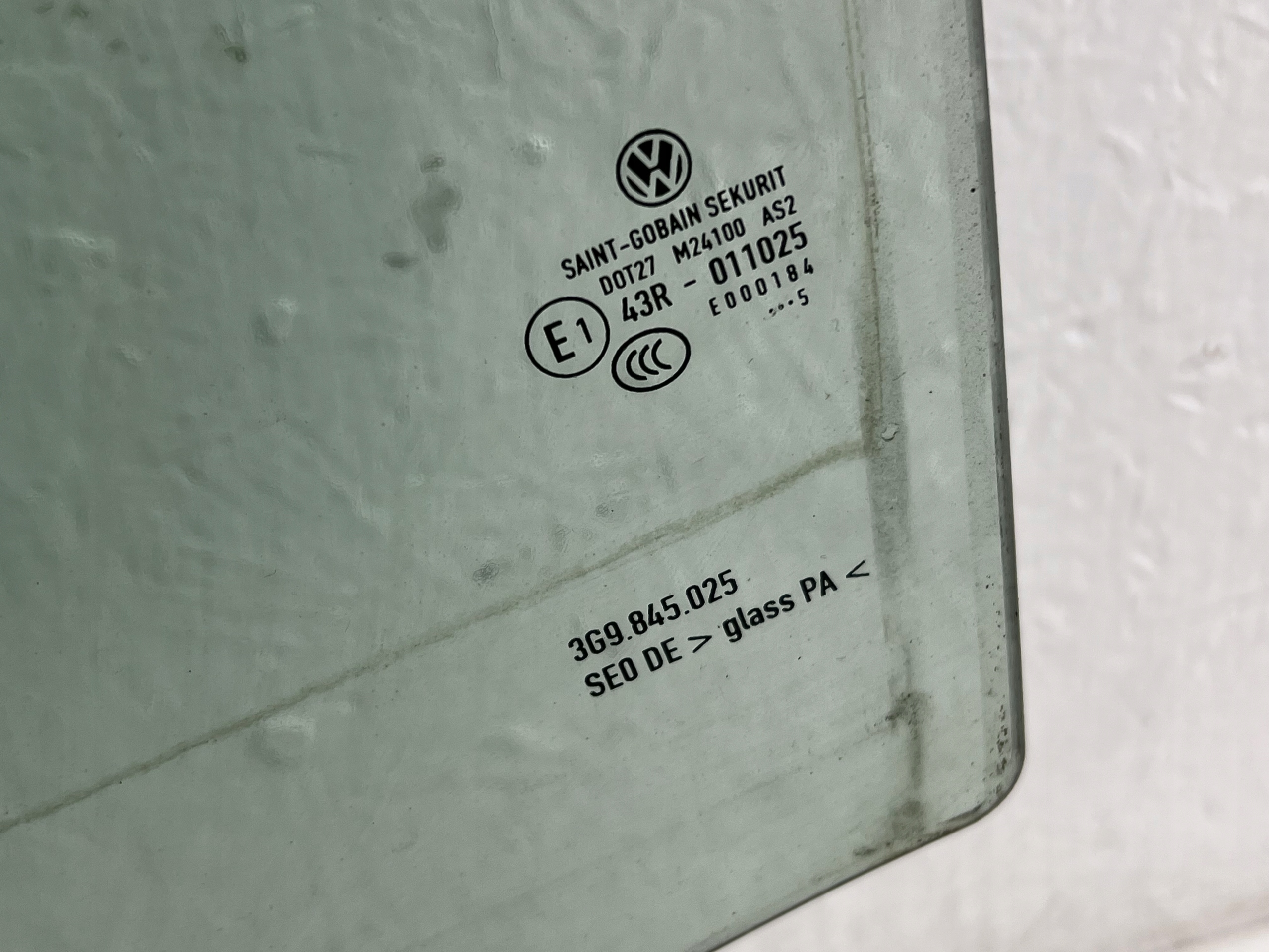 window side door rear part left left VW PASSAT B8 KOMBI 3G9845025 15R