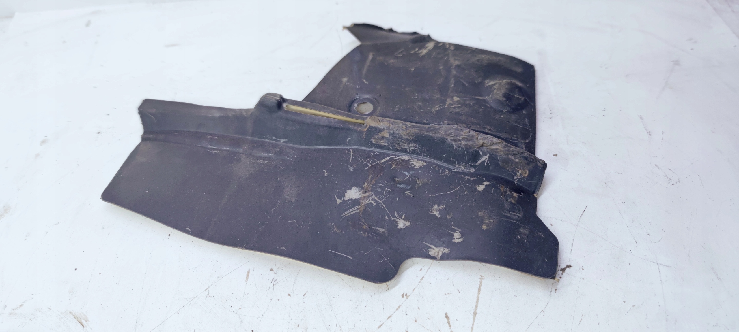hangszigetelő NADKOLA bal far AUDI A6 C7 4G9863777