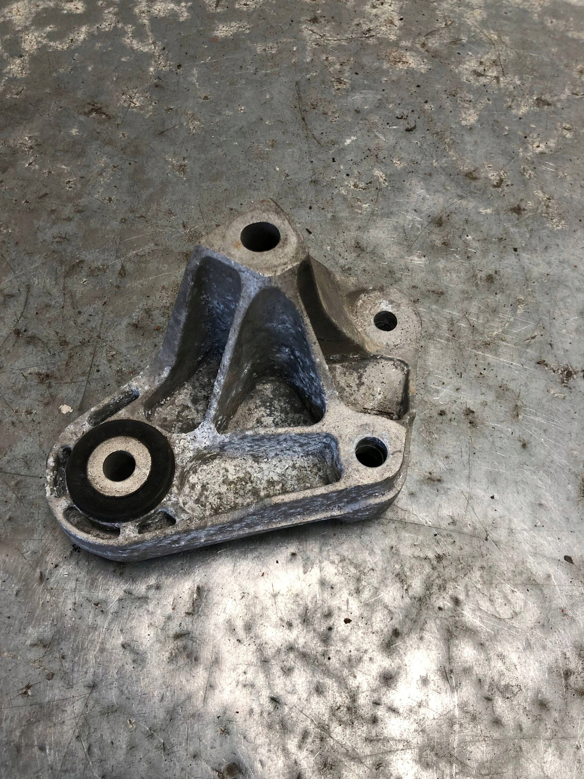 holder engine mount FORD KUGA MK2 GV61-6P093-BA
