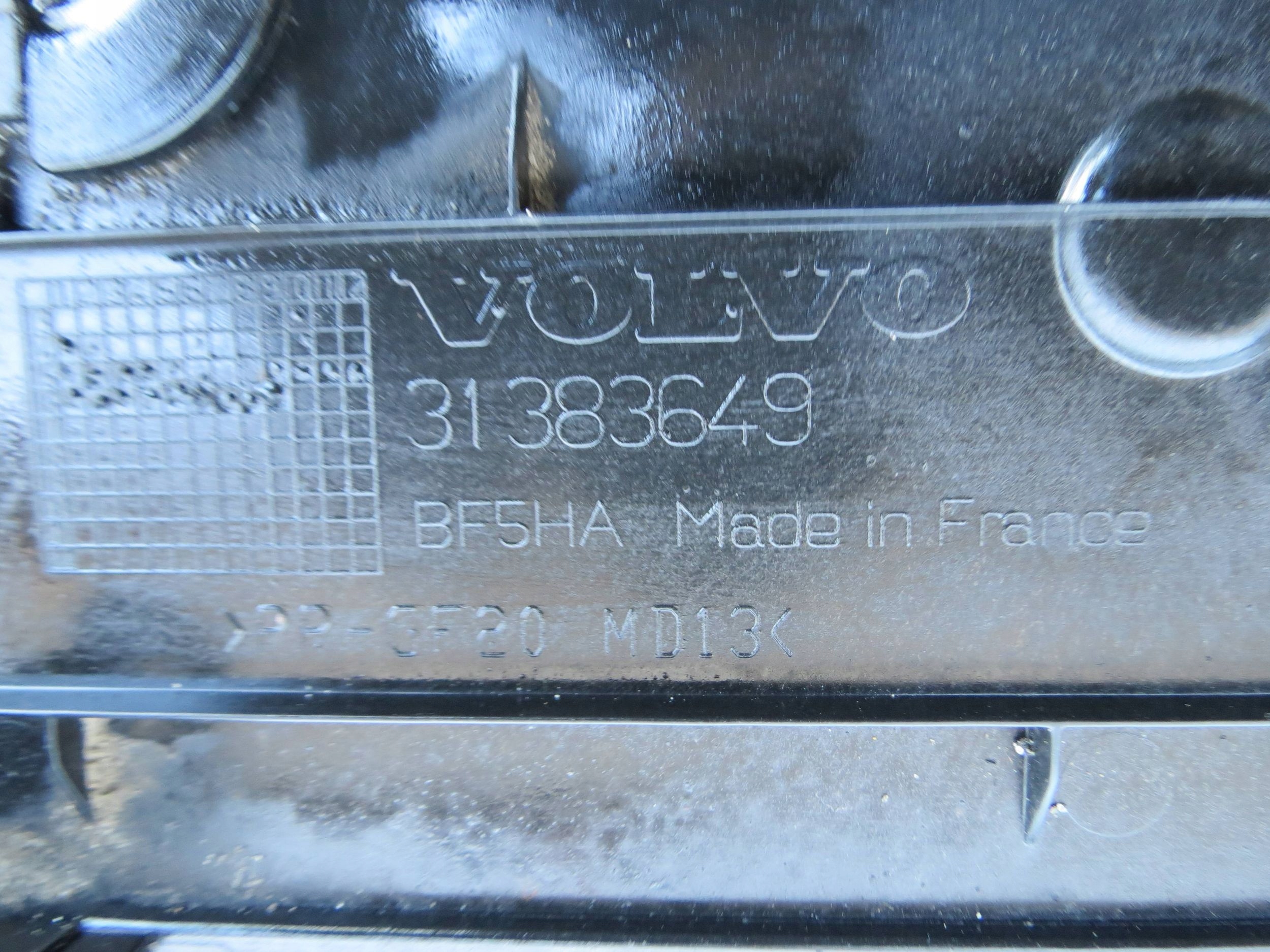 cover cover chassis left / right VOLVO S90 2.0 31497351 31497352