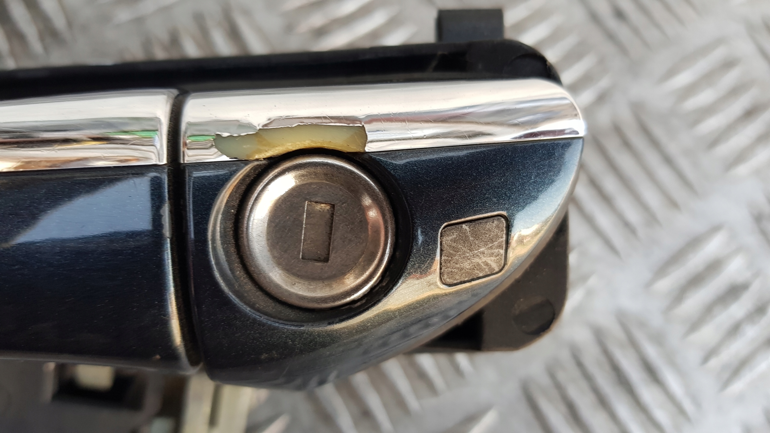 MERCEDES W220 handle left front 197