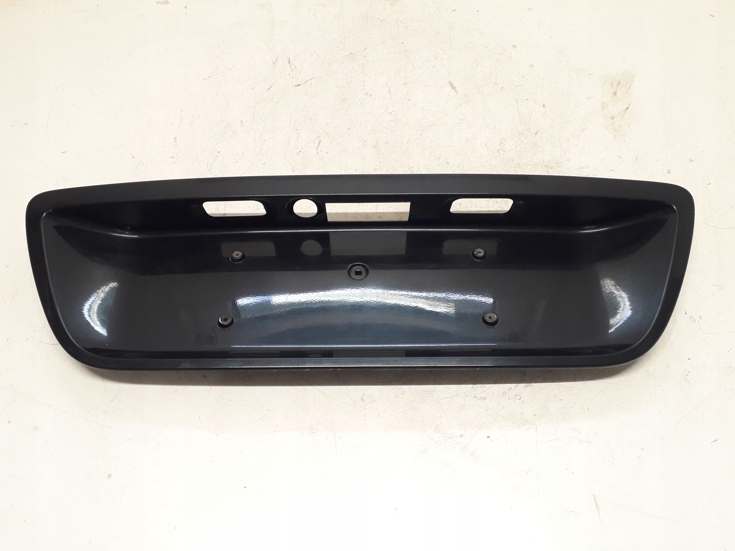 MERCEDES C KLASA W203 SEDAN LAKIER 189 BLENDA KLAPY BAGAŻNIKA 2037500081