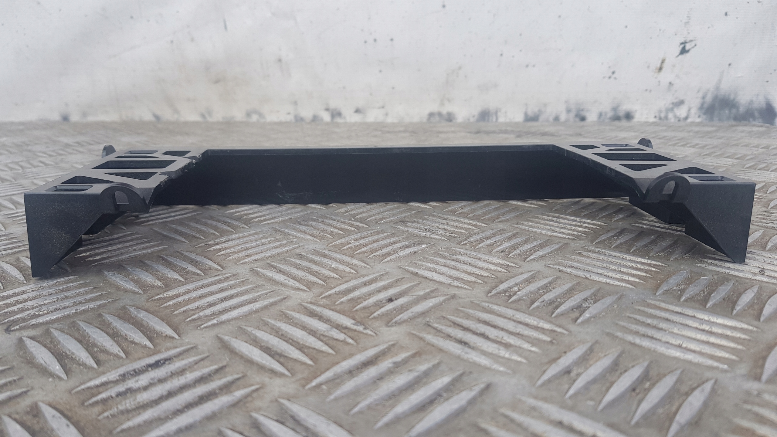 BMW E39 frame cover spoiler B-9307