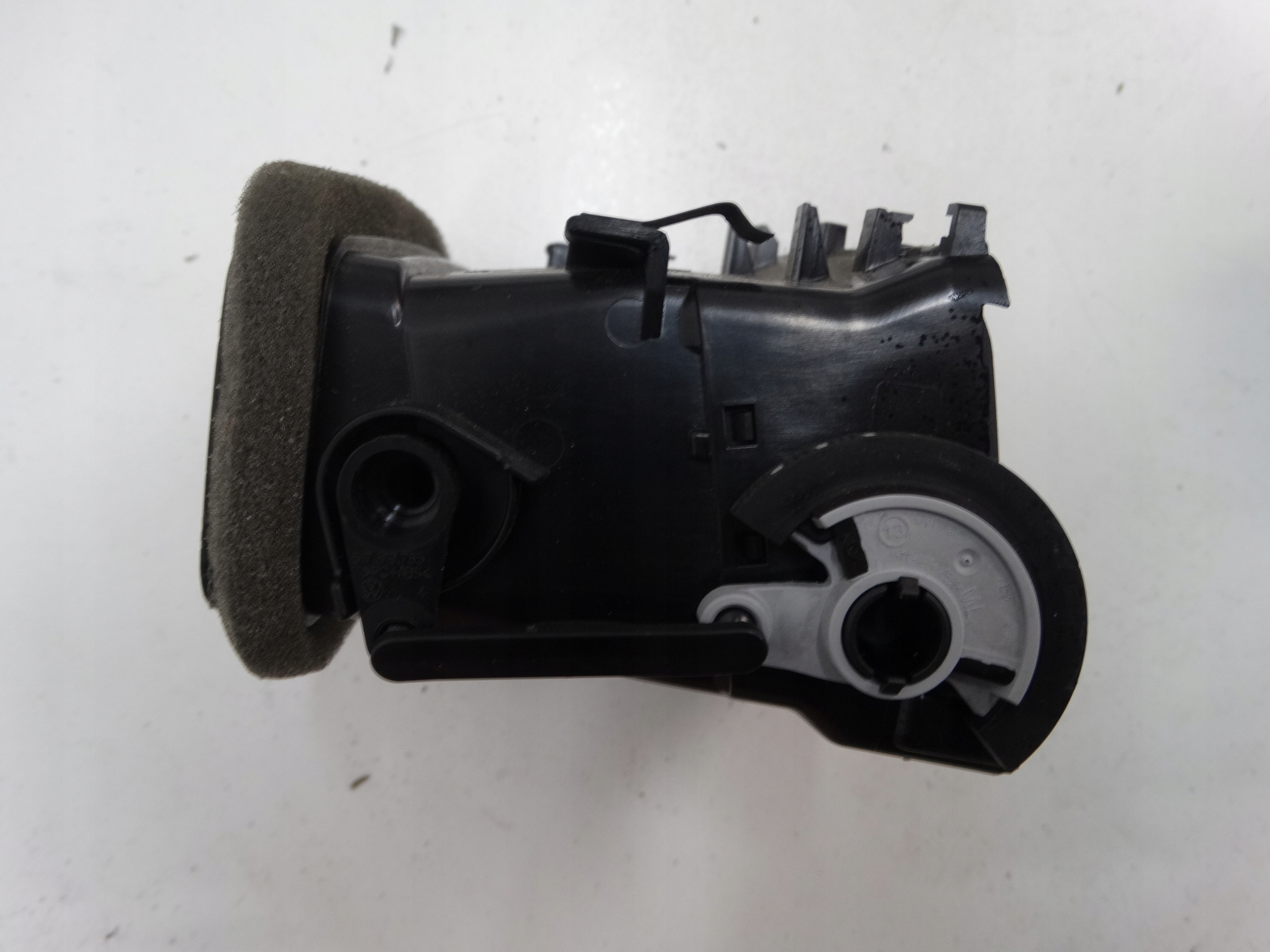 grid air conditioning devices left VW GOLF VII SPORTSVAN