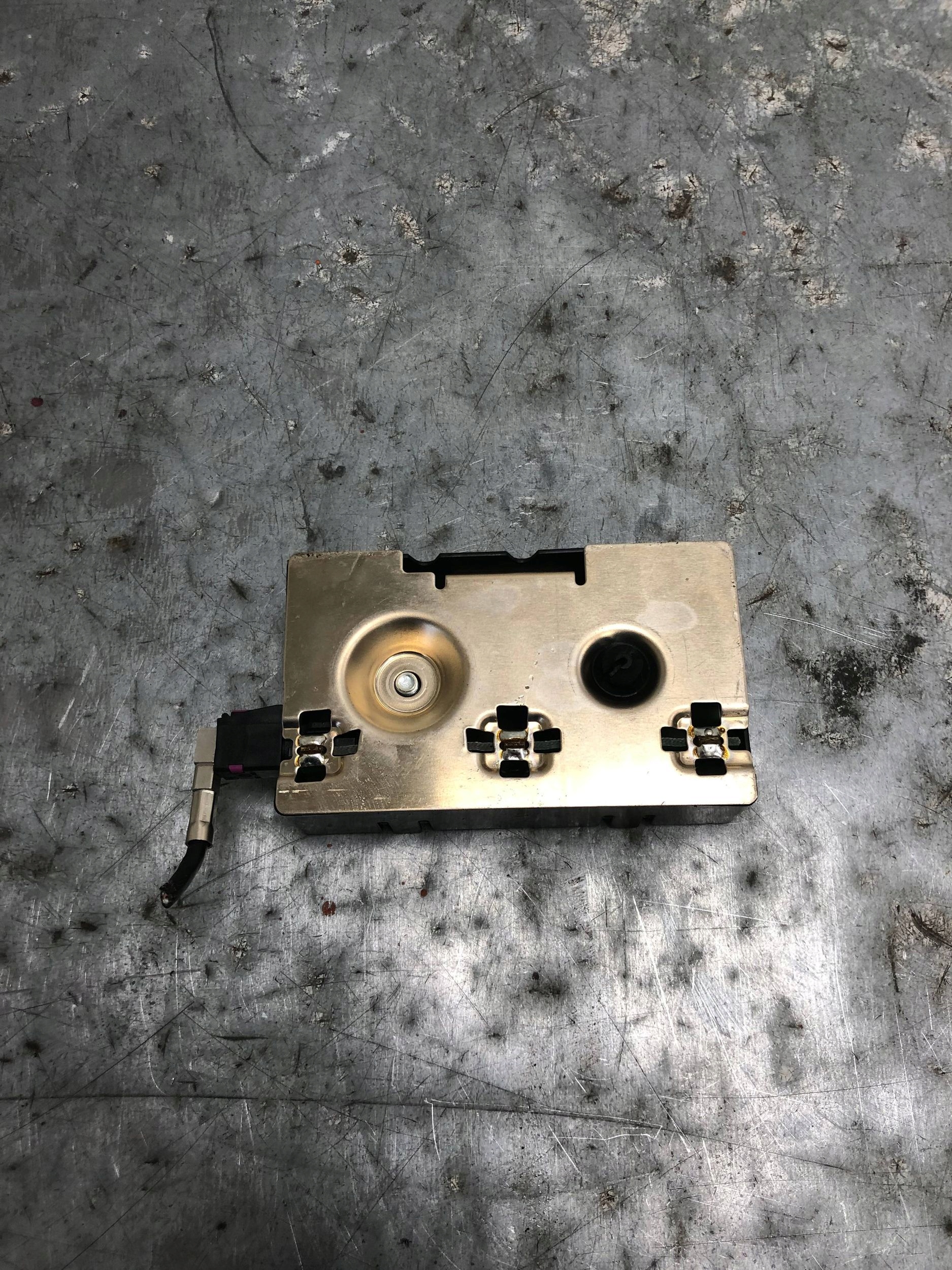 amplifier ANTENY MERCEDES W205 KOMBI A2059051205