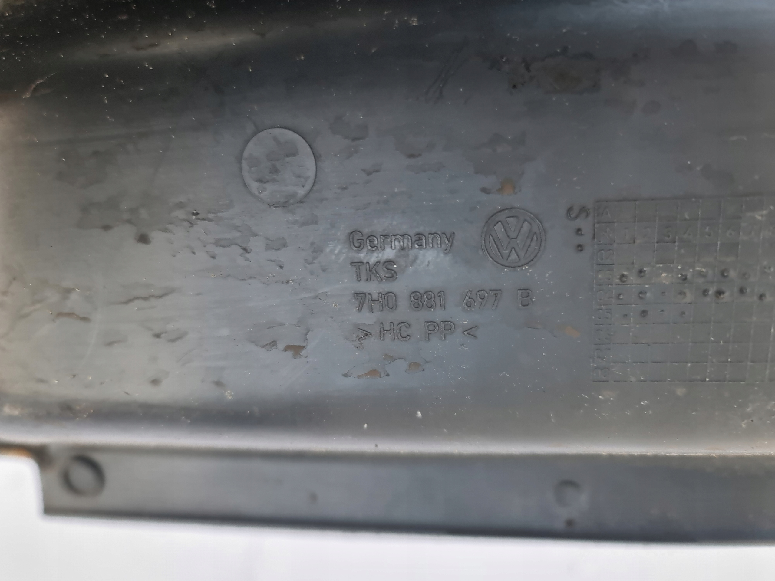 T5 7H OSŁONA ZAŚLEPKA FOTELA 7H0881697B Producent części Volkswagen