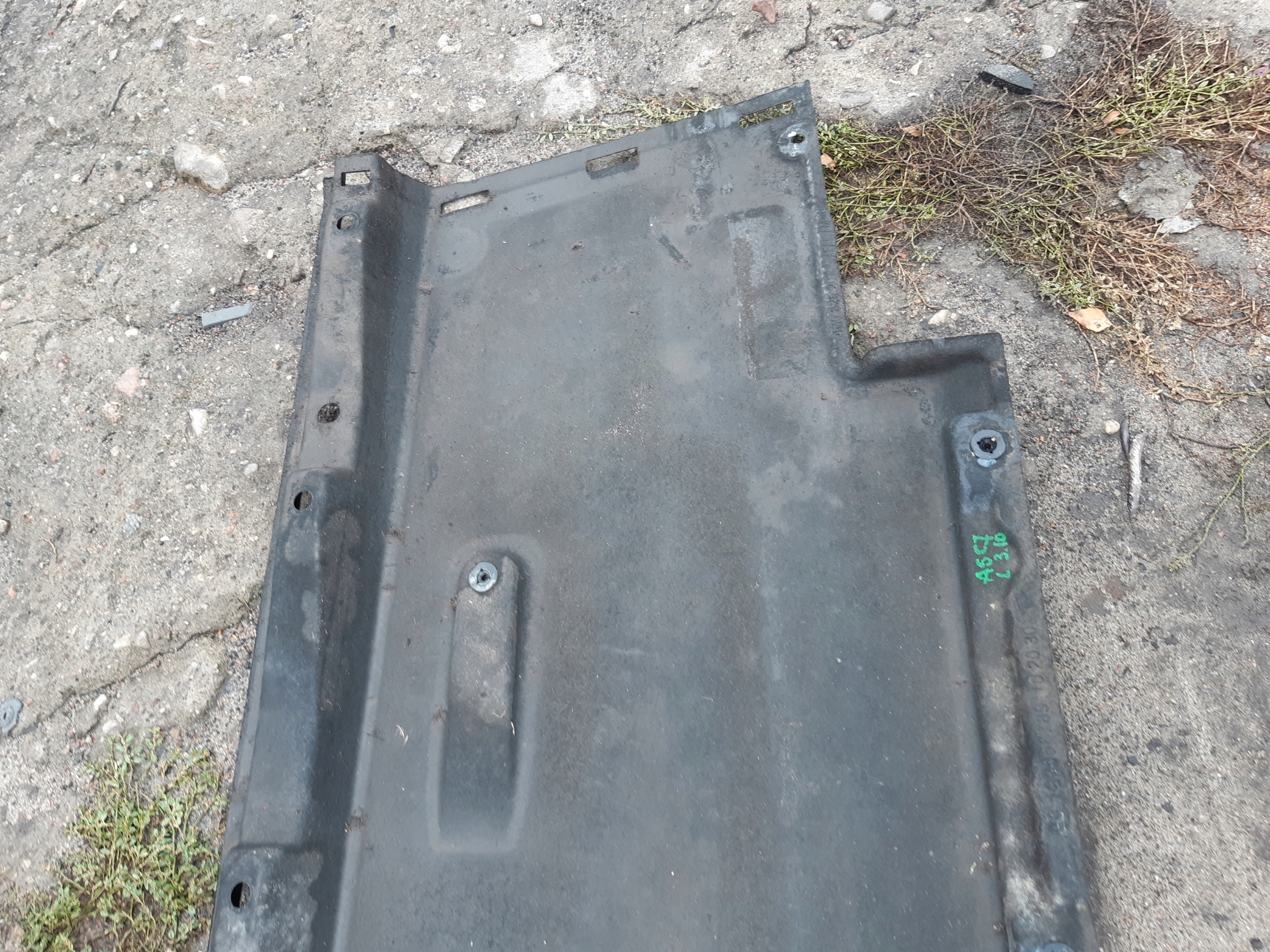 AUDI A6 C7 Blende Abdeckung abdeckung des Bodens Unterfahrschutz links 4G0825207