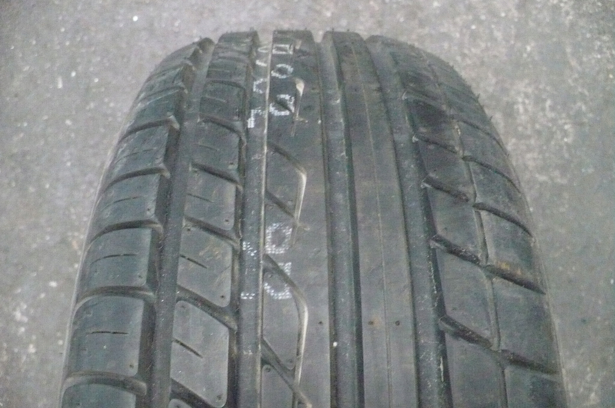 Yokohama C drive AC01 215/60R15 2020 Novinka