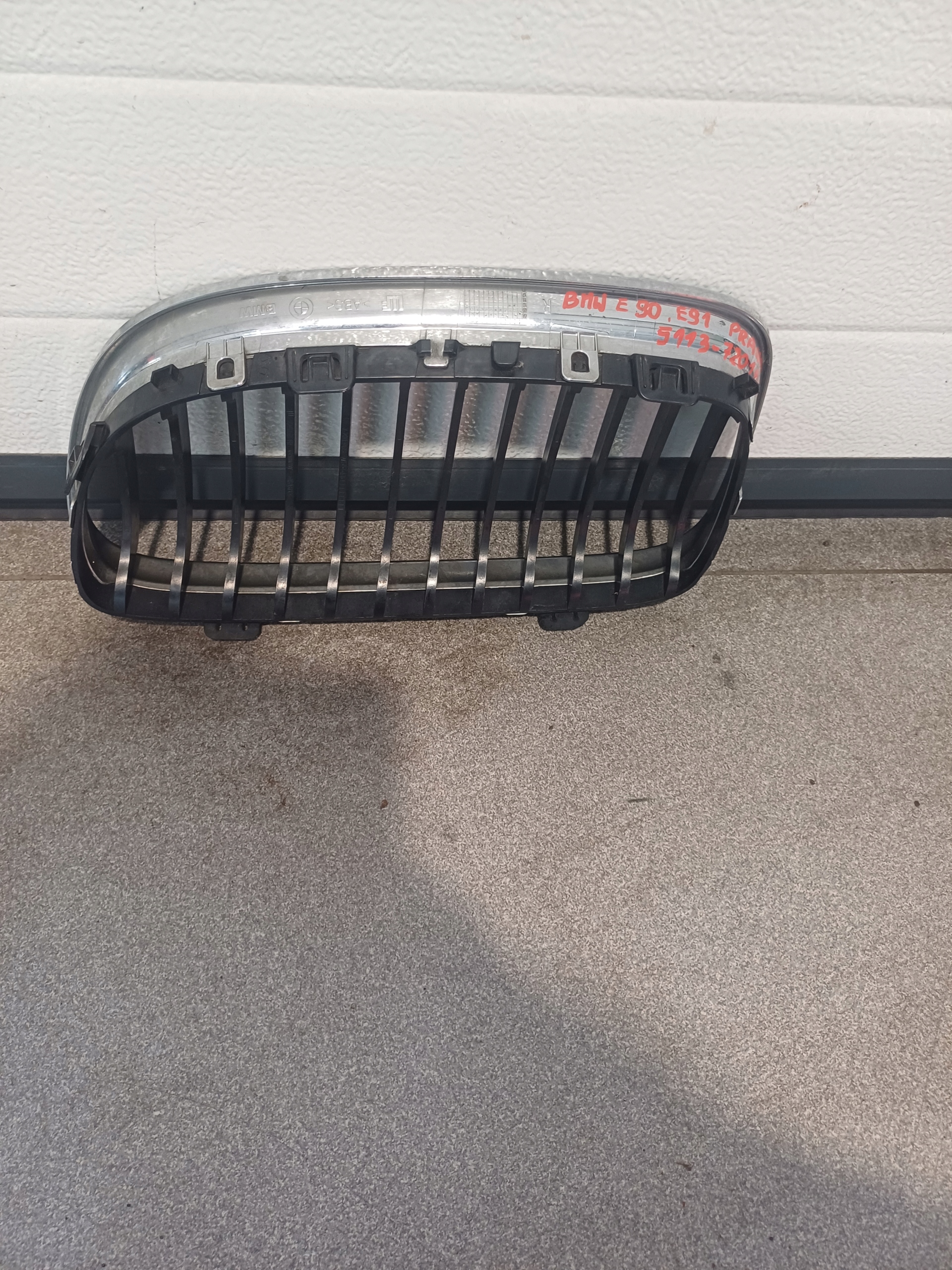 kidney grille grill right front front BMW E90 E91 LIFT 7201968