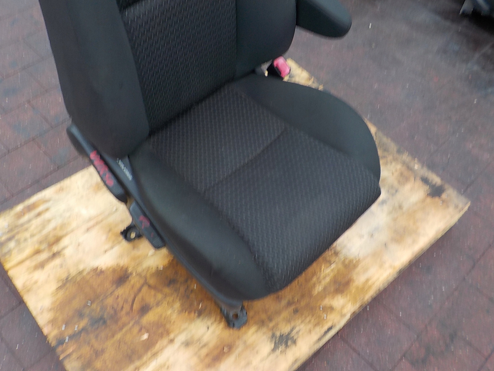 TOYOTA COROLLA VERSO II кресло правый