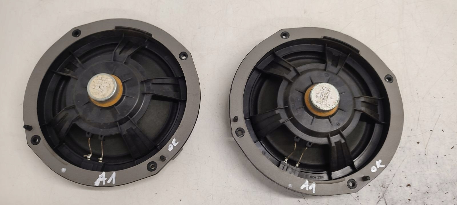 speaker speakers door Audi A1