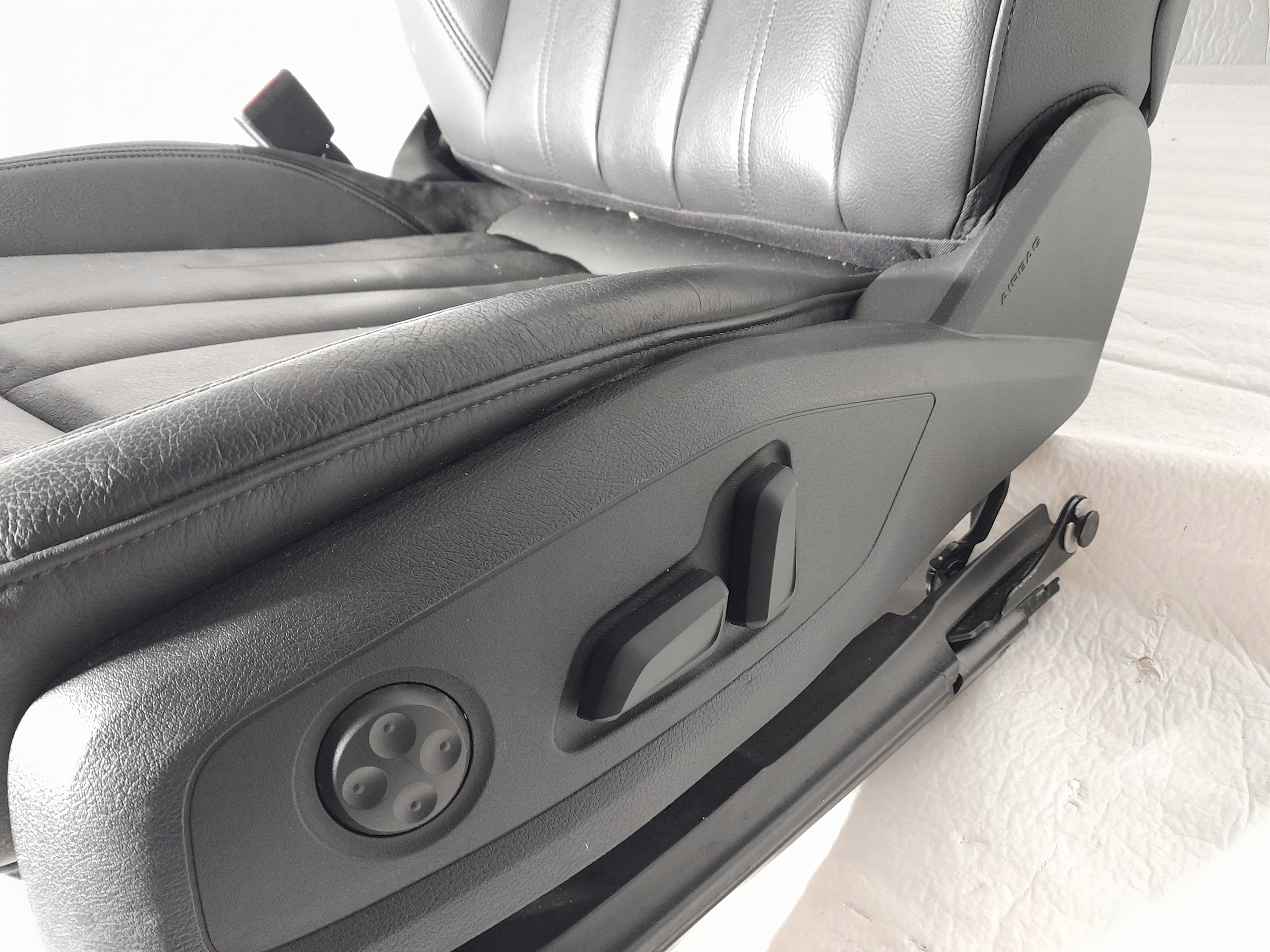 AUDI A4 B9 seat left front leather PODGRZEWANY 4M1959760