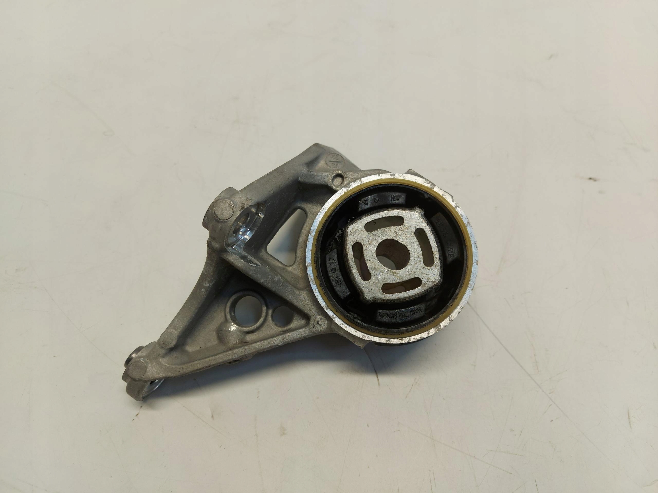 Porsche Taycan 4S 9J1 2022 holder engine mount front right 9j1226a