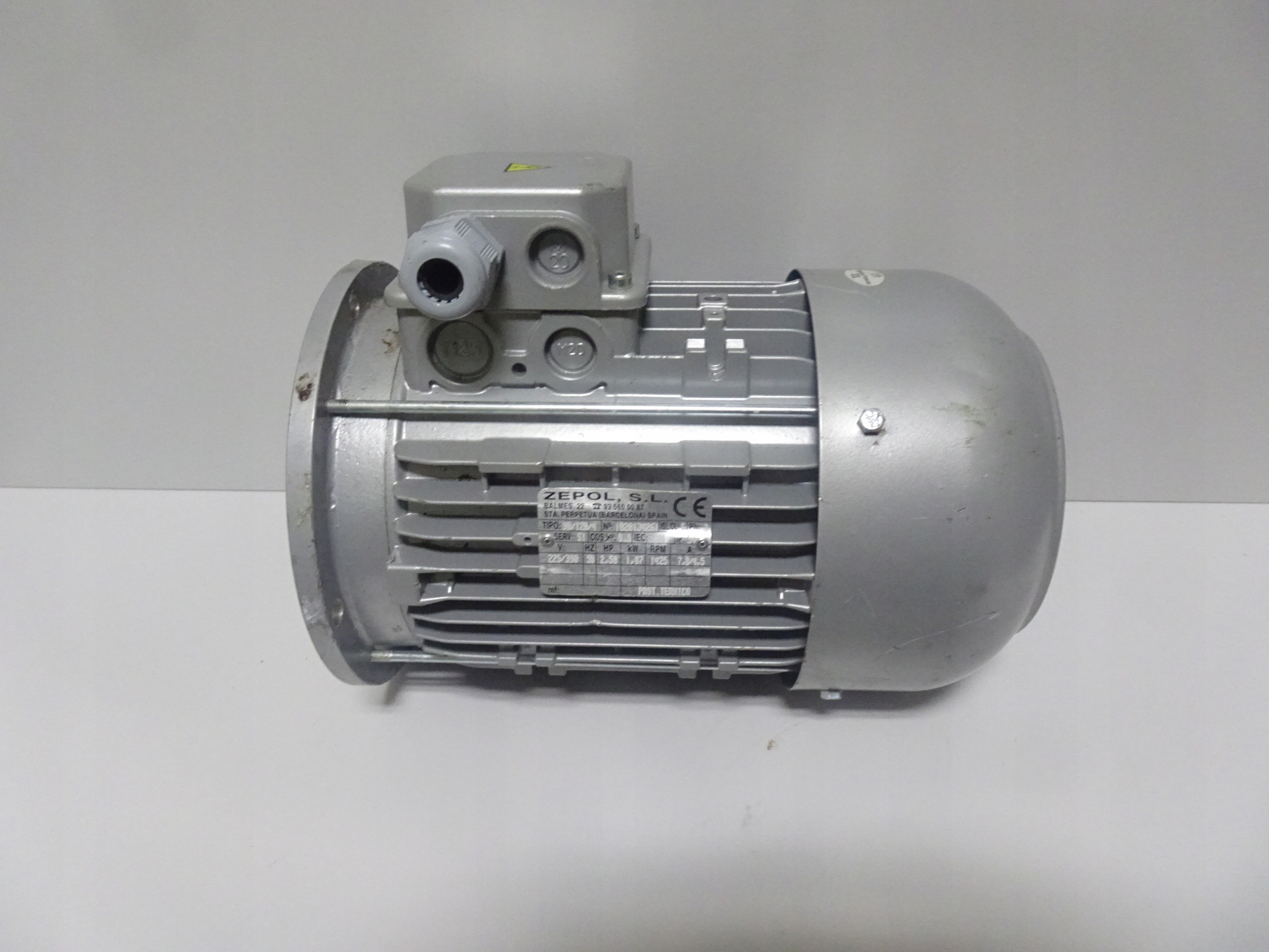 SILNIK ELEKTRYCZNY ZEPOL 90/120/4 2,5HP 1425 OBR POMPA HYDRAULICZNA Numer katalogowy części A1.40.50.092