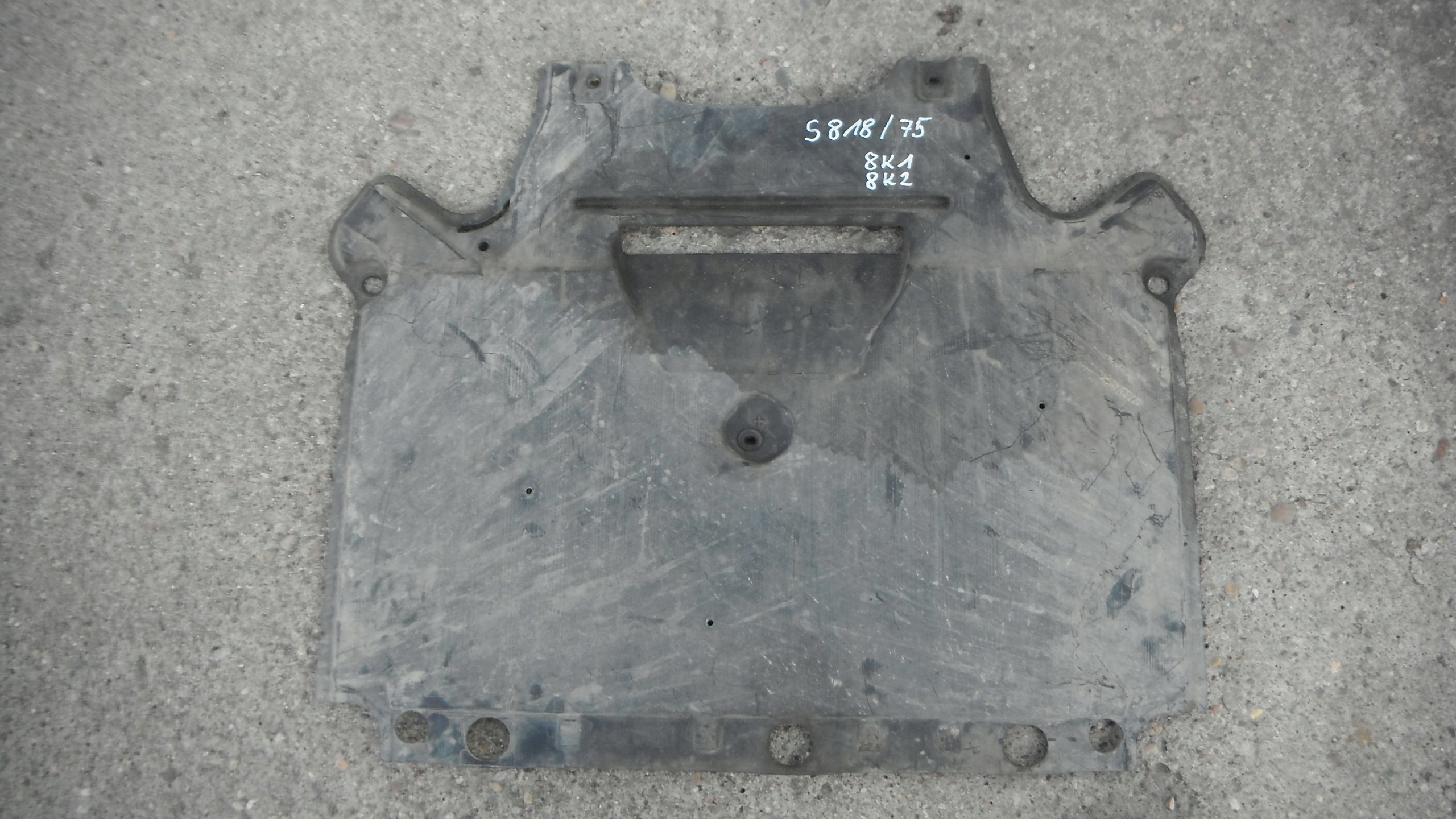 AUDI A4 B8 8K1 PŁYTA POD SILNIK - OSŁONA DOLNA