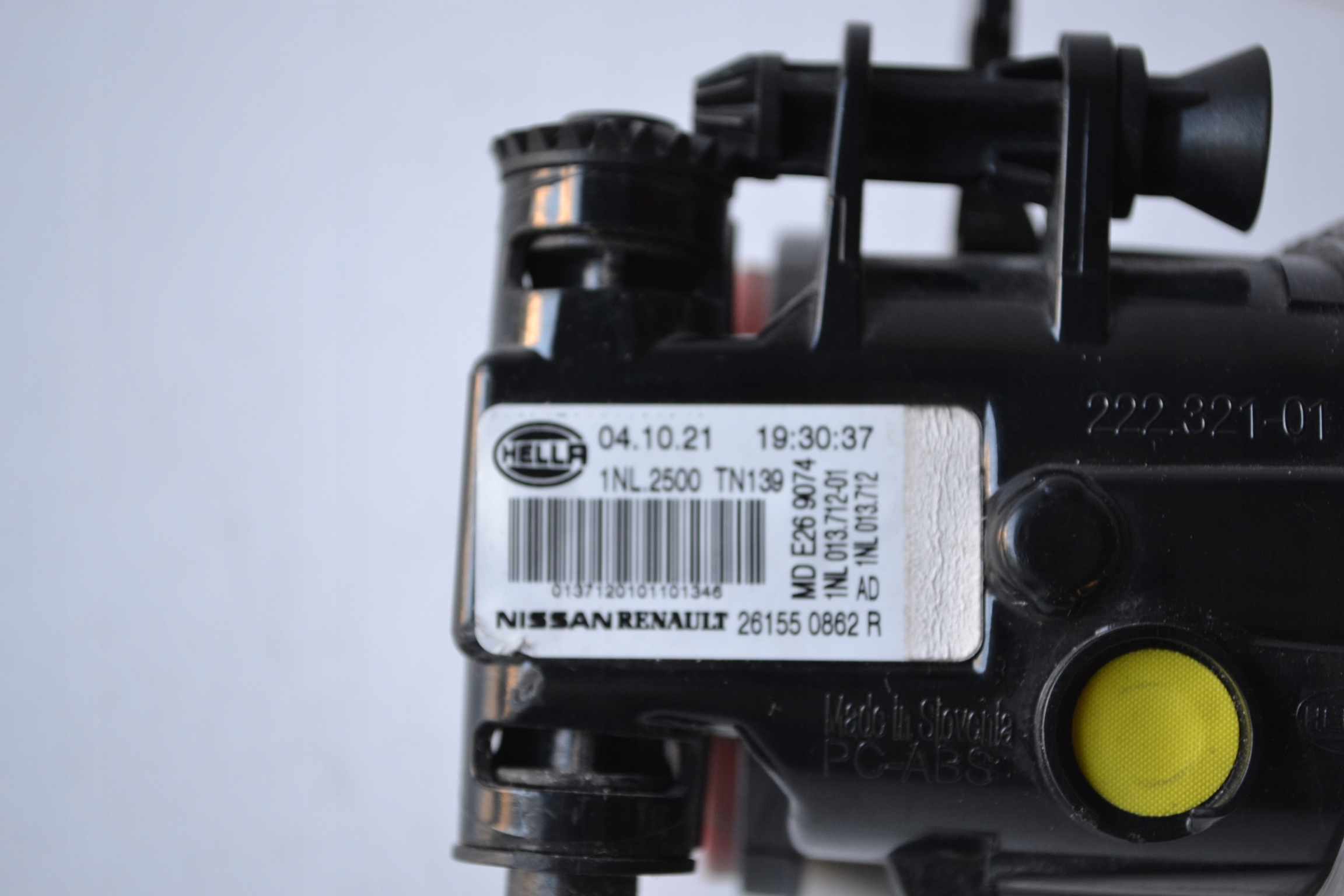 HALOGEN LAMPA PRZECIWGIELNA LED LEWA PRAWA RENAULT CLIO V CAPTUR II 2615508 Producent części Renault OE