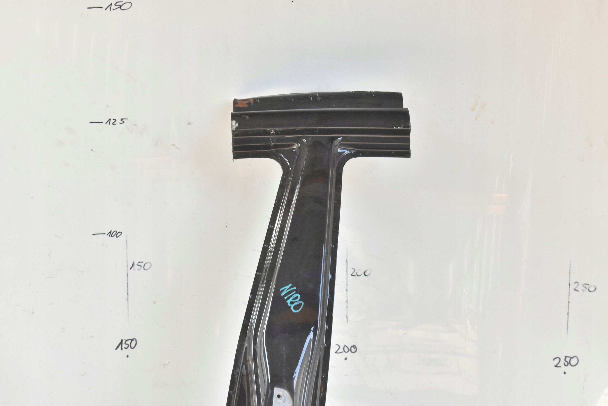 PRÓG SŁUPEK LEWY PRZÓD KIA NIRO 16- Producent części Kia OE