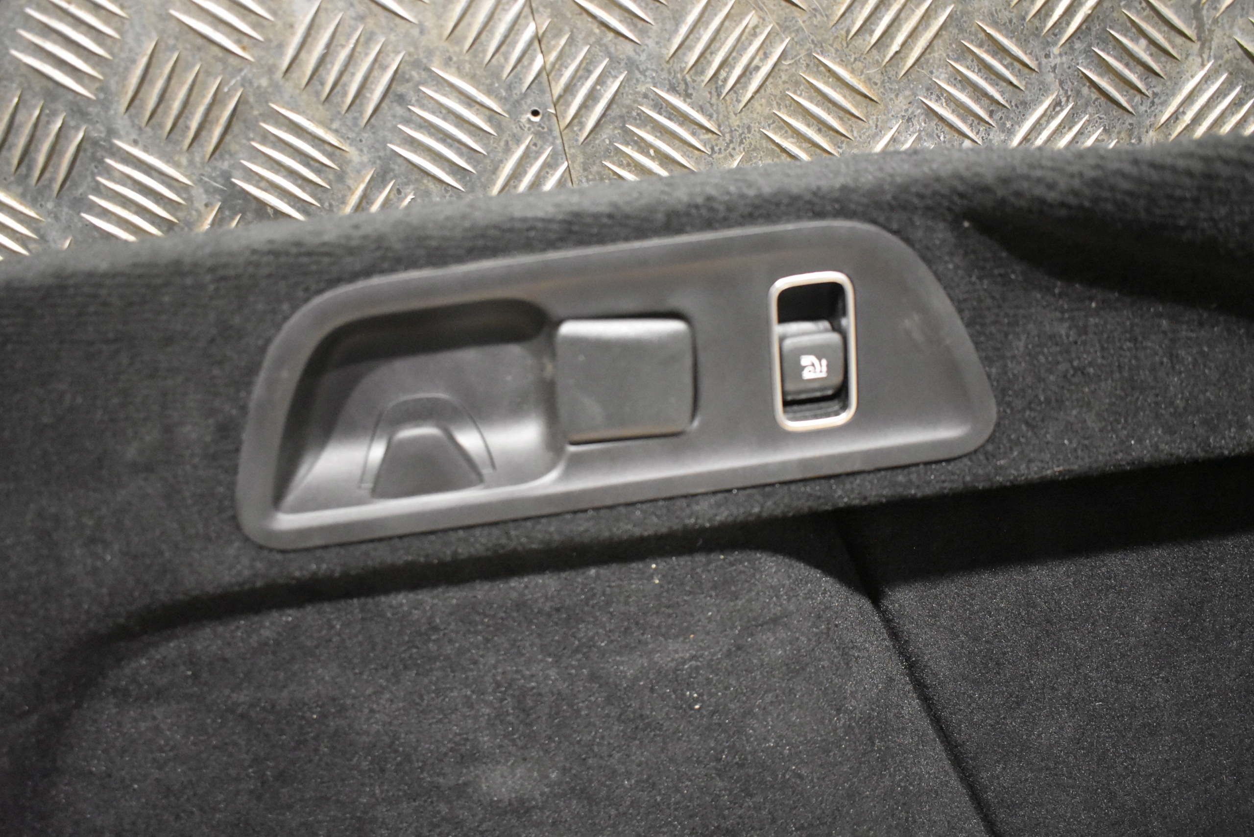 IDEALNY boot upholstery right MERCEDES W167 COUPE 1