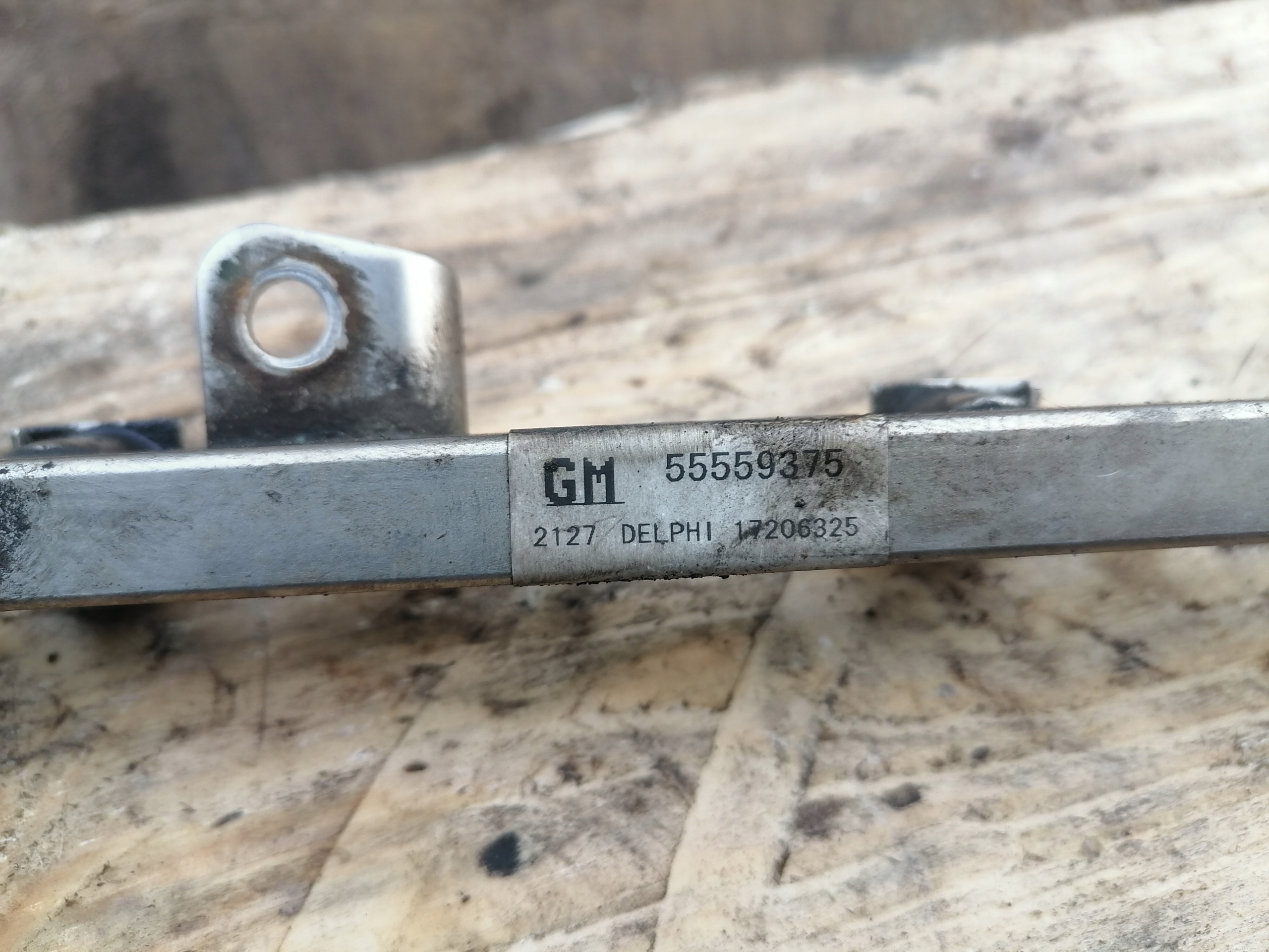 Rampe injection OPEL ASTRA III 1.6 16V 55559375