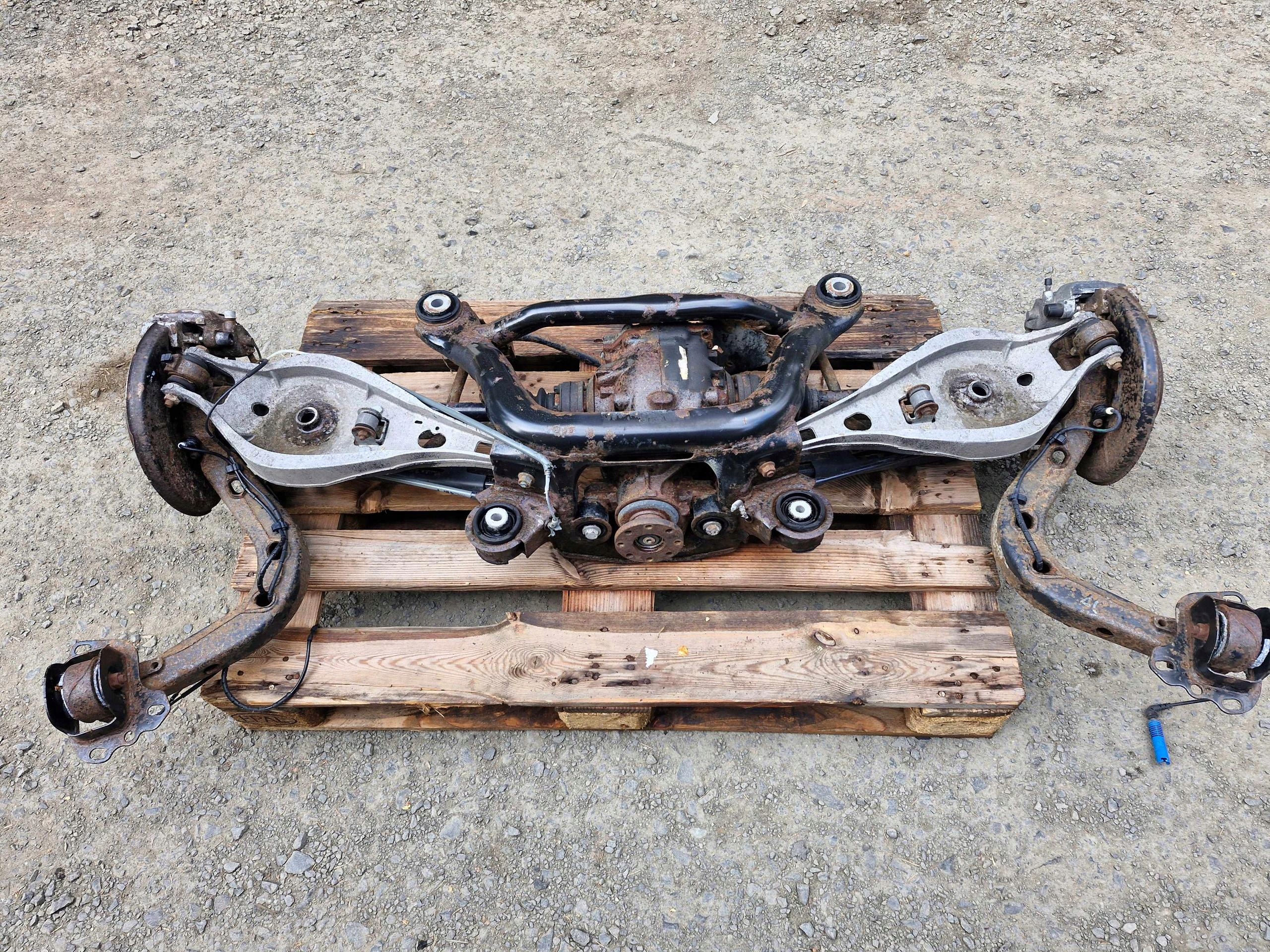 7509779 BMW E46 sususpension sider axle beam rear part rear. diff KOMPLET 3.38