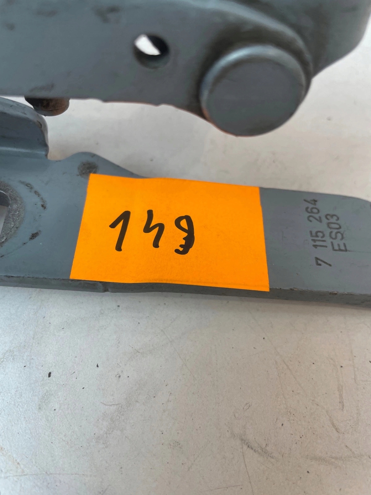 hinge bonnets front front right BMW E90