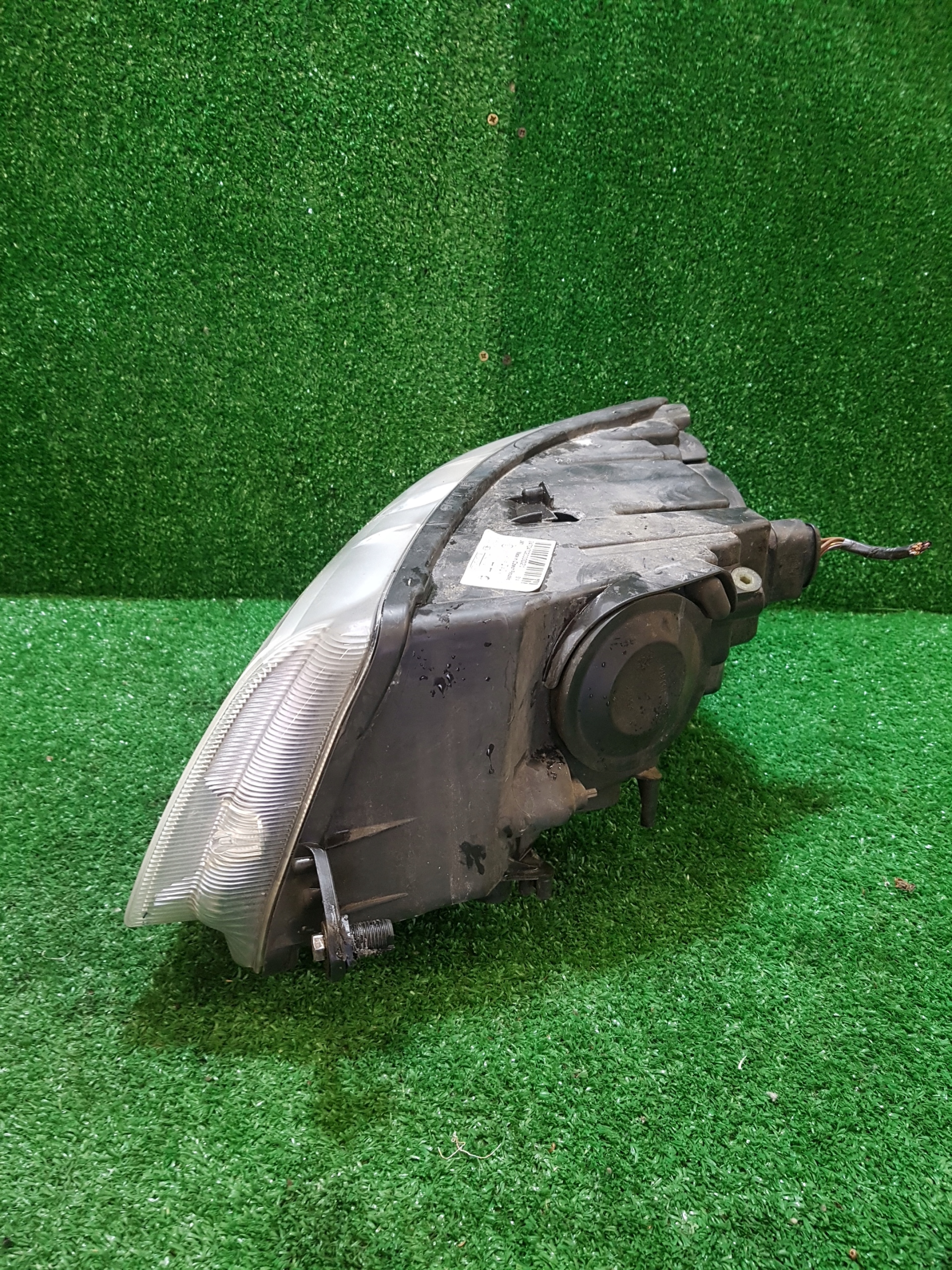 light right front SKODA SUPERB 2 3T1941016 1EL247047-02