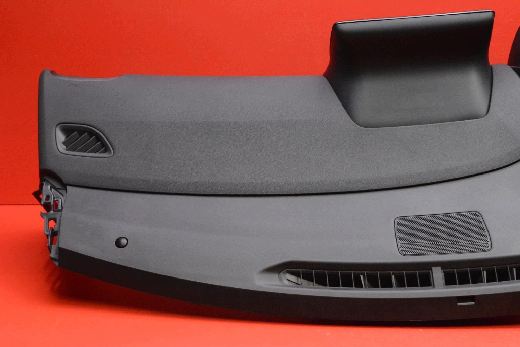 dashboard instrument panel console cockpit airbag EU 55302-K0060 TOYOTA YARIS 4 IV GR
