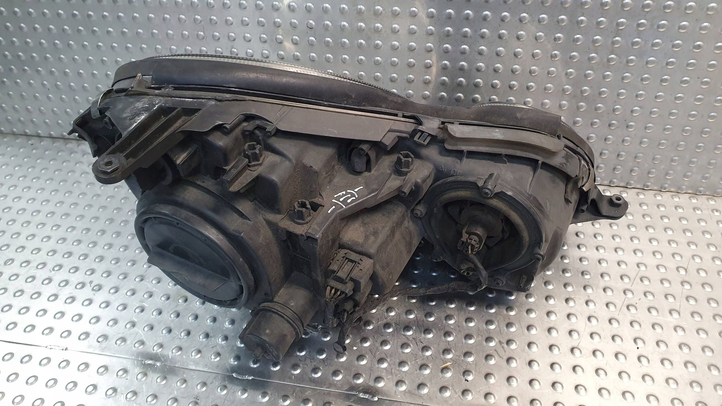 light front left XENON MERCEDES E-KLASA W211 02