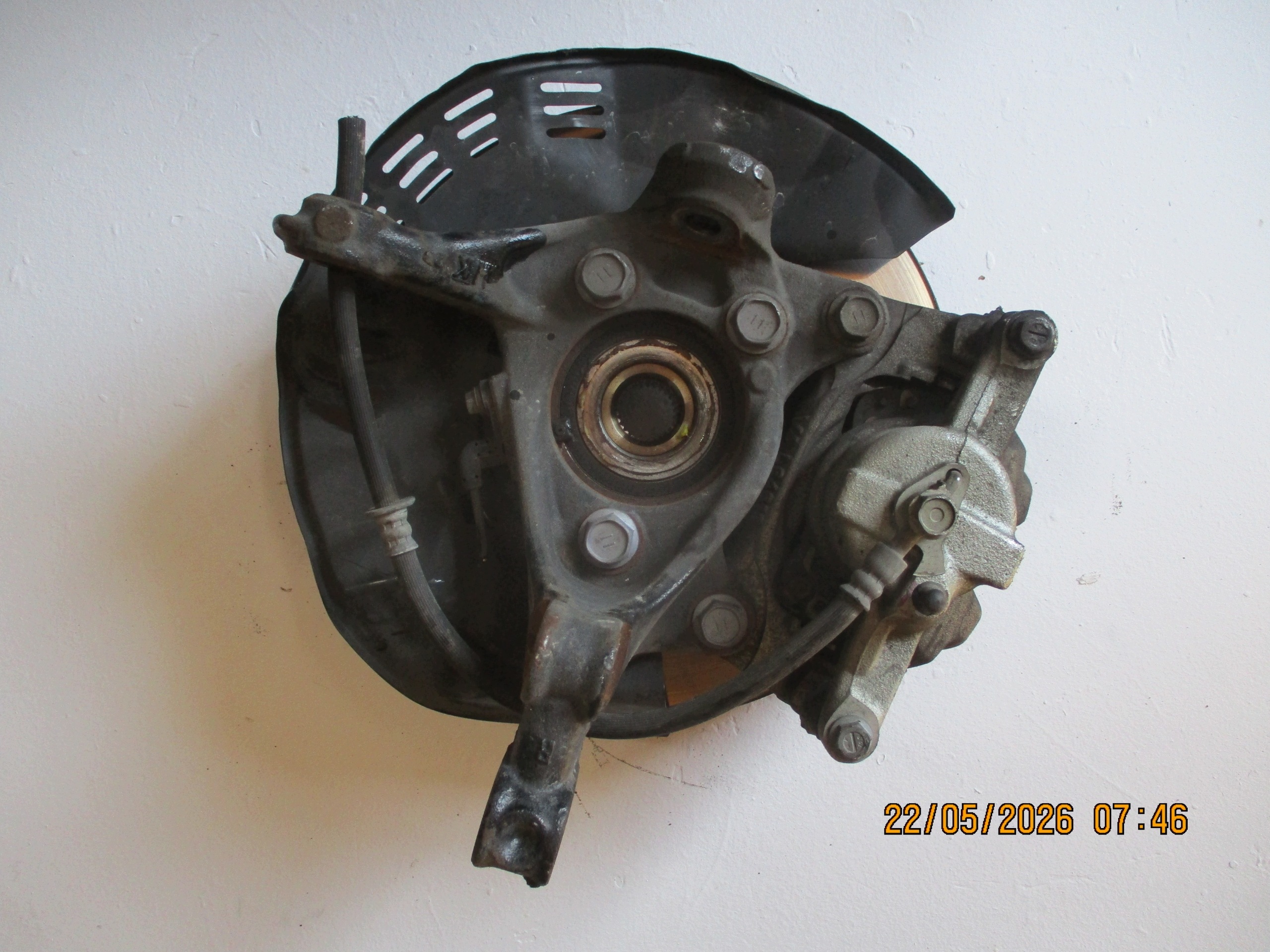 swing front Toyota Yaris CROSS right