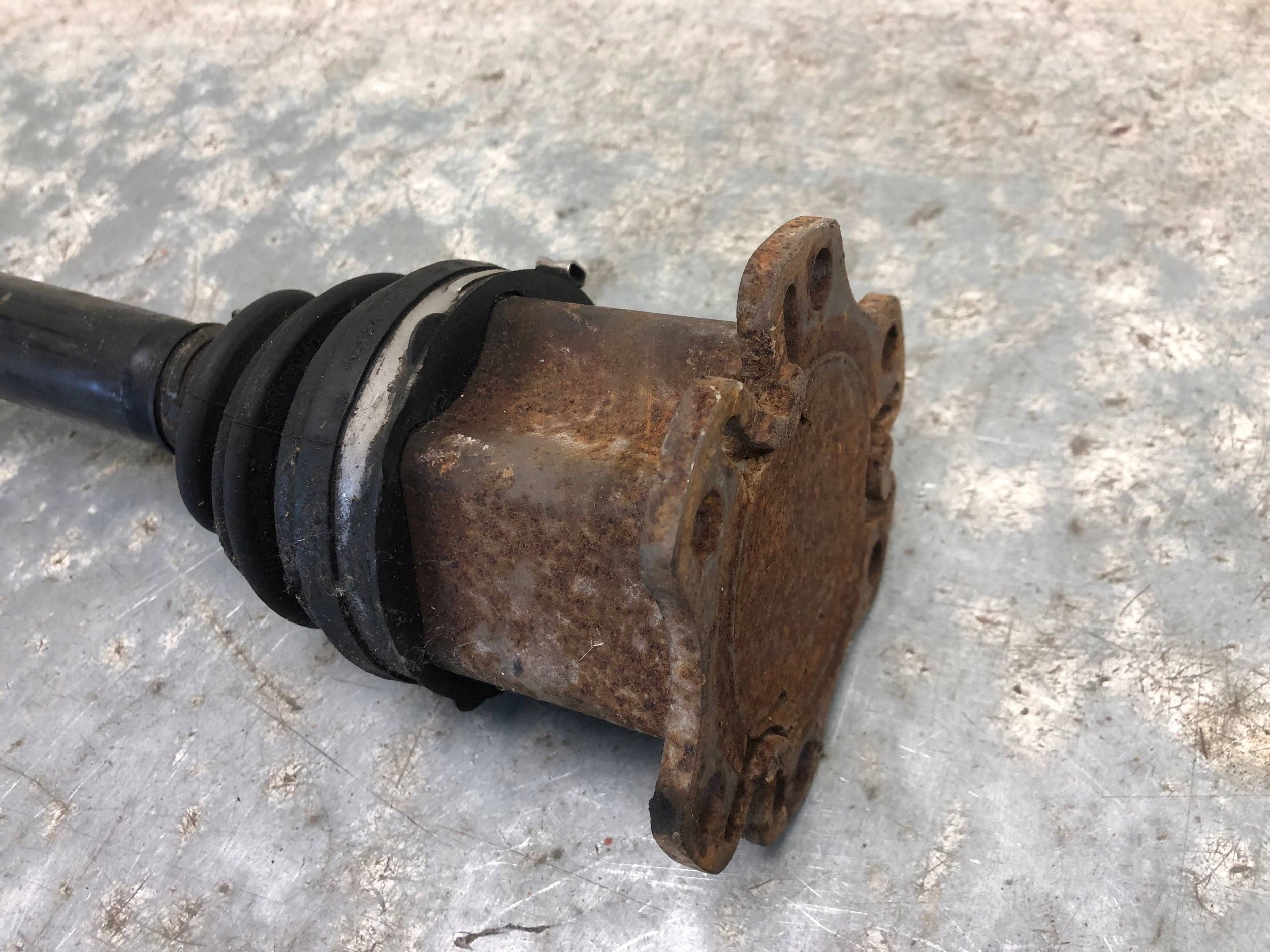 semi-axis left AUDI A8 D3 3.0 TDI 4E0407271P
