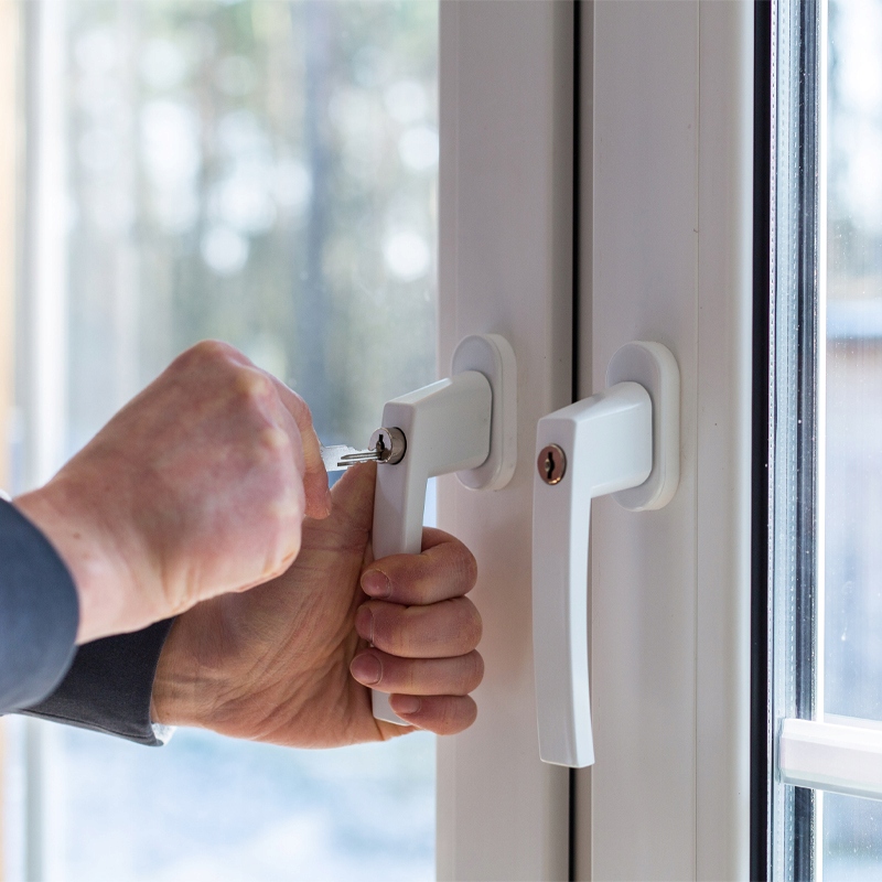 KLAMKA DO OKNA Z KLUCZYKIEM ZAMKIEM OKIENNA BIAŁA Rodzaj blokada