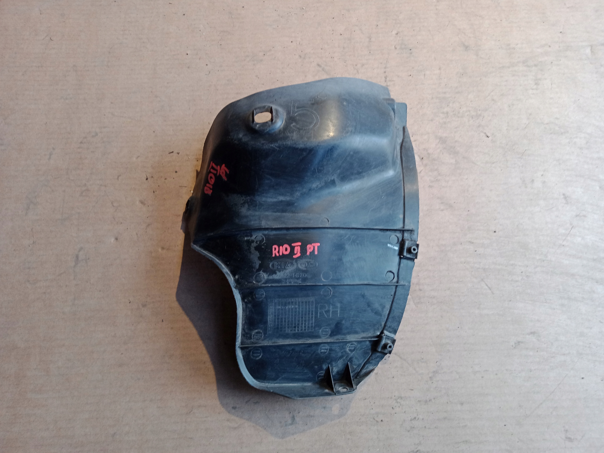 KIA RIO II mudguard right rear part rear. right 2005