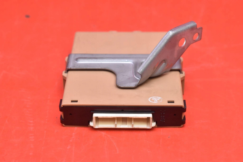 control unit module NETWORK GATEWAY 89111-47050 TOYOTA PRIUS 2 II XW20 03-11