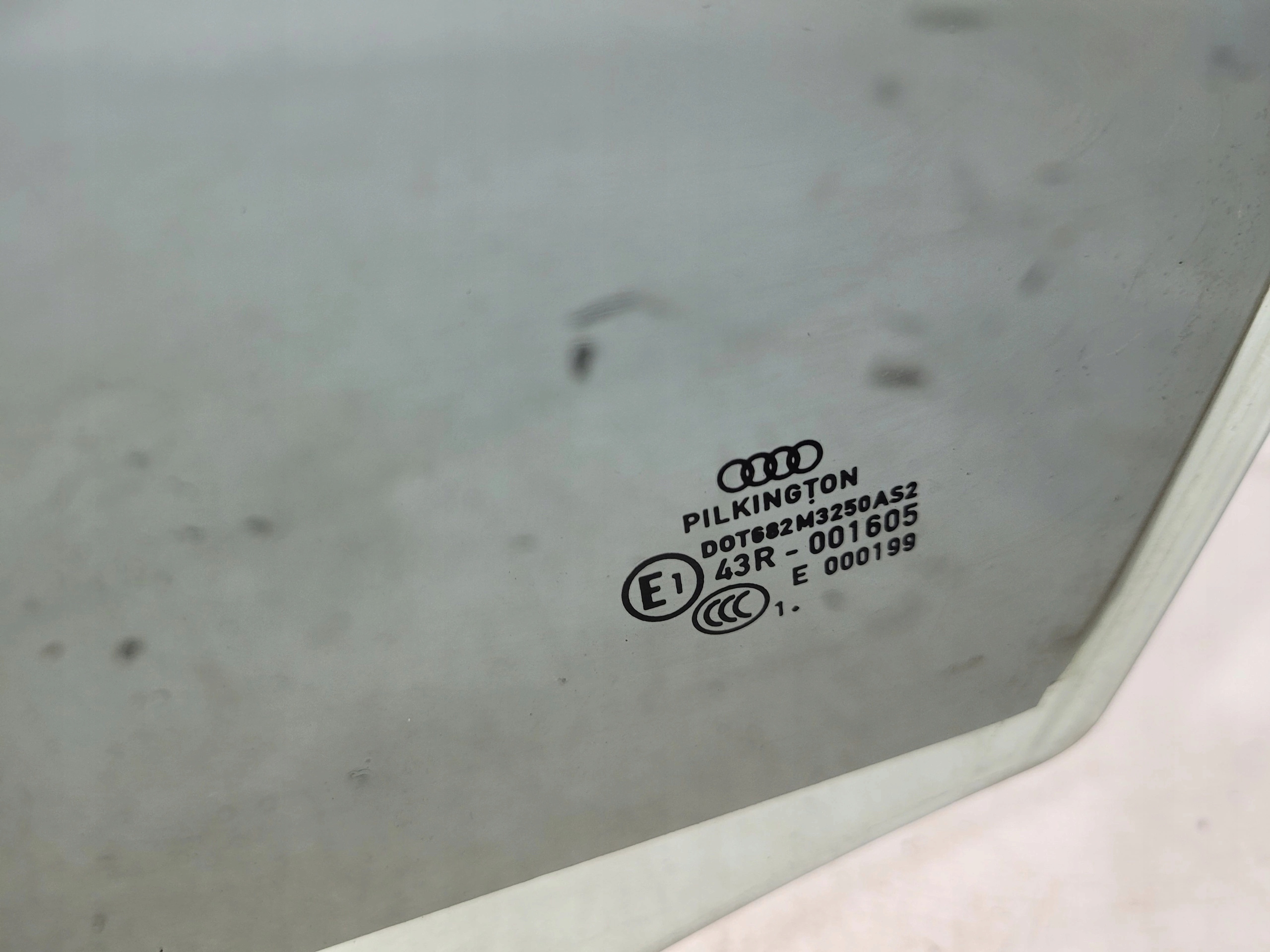 Vitre Latérale/côté Portière Gauche Avant AUDI A4 B8 2011 ROK