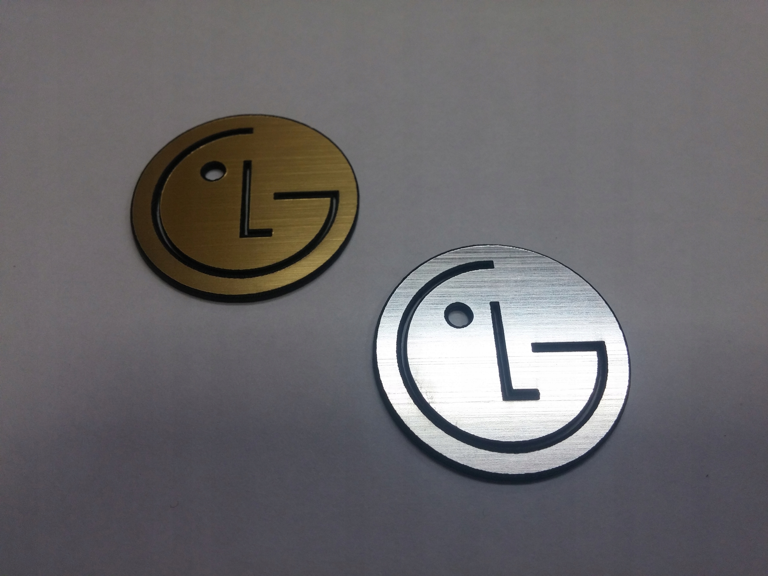 

Lg naklejka emblemat logo 30 mm*ZŁOTA