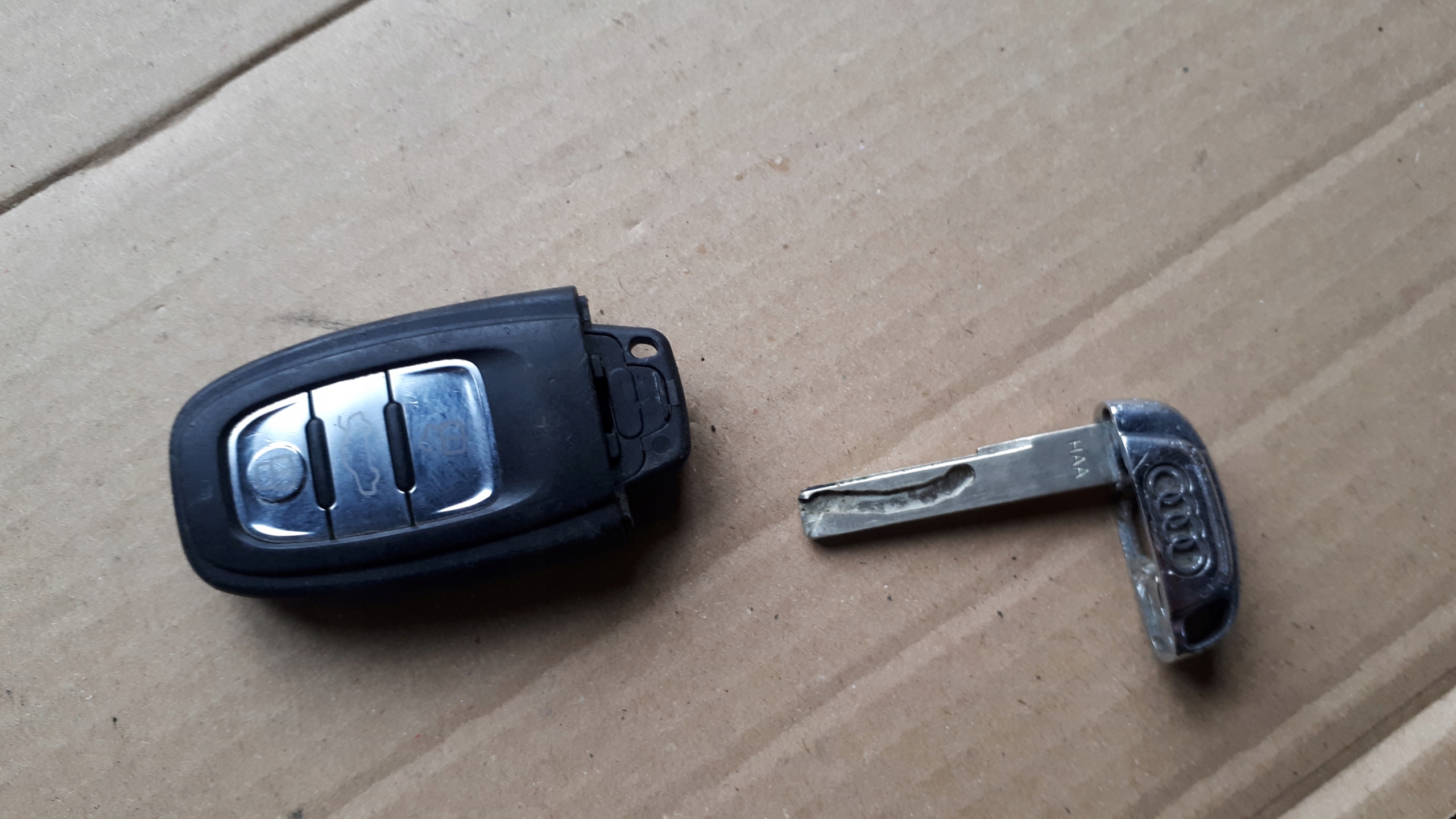 S4 B8 A4 Clé PILOT 8T0959754AG