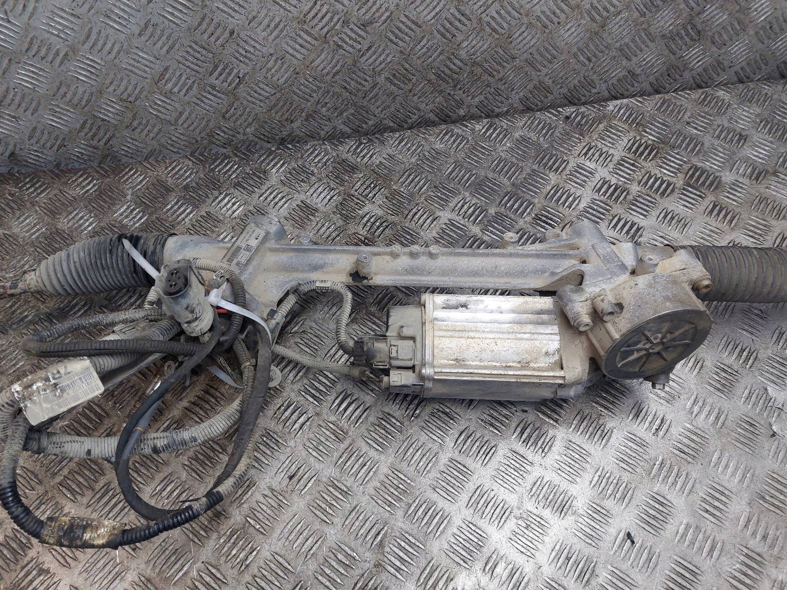 Boîter direction Boîter direction OPEL ASTRA J 13363851 0273010163
