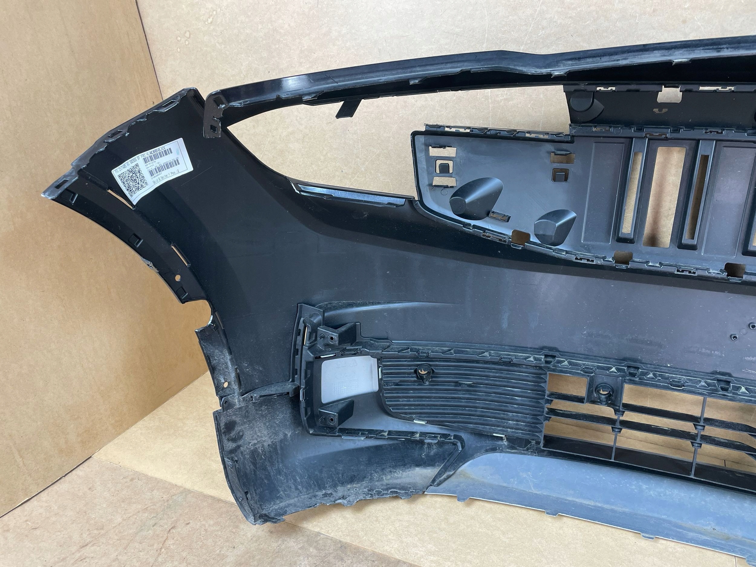bumper front front FORD EXPLORER EV ELECTRIC ELEKTRYK 2023- 4xPDC