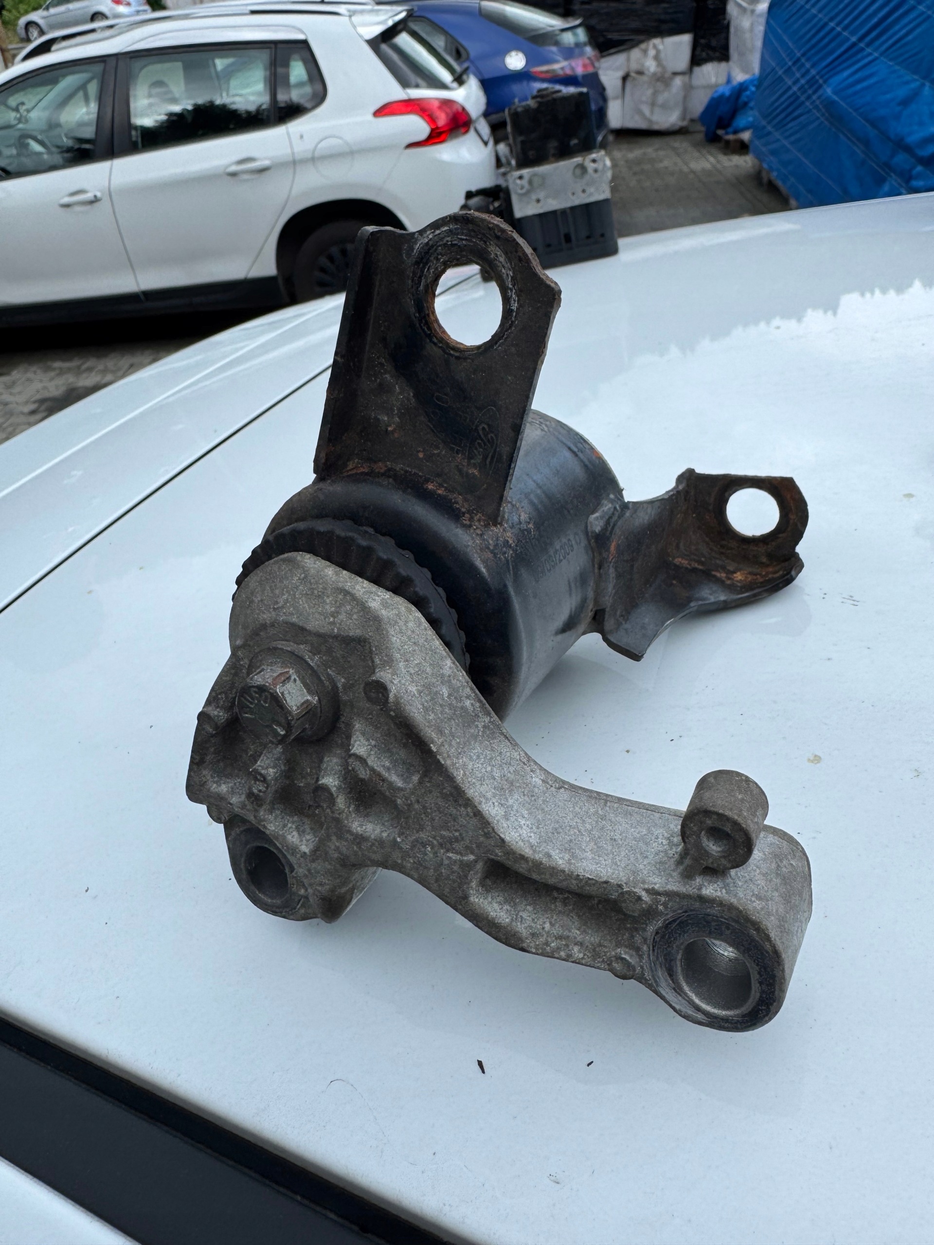 holder engine mount FORD FIESTA MK7 8V51-6F012-AE