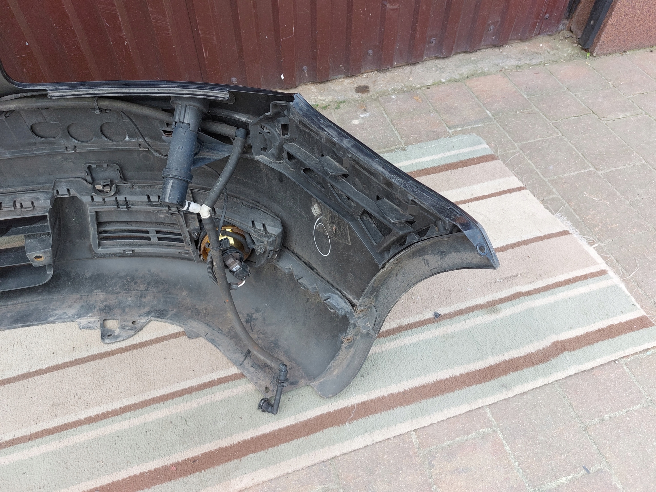 bumper front VW TOURAN and 03-06r black washers