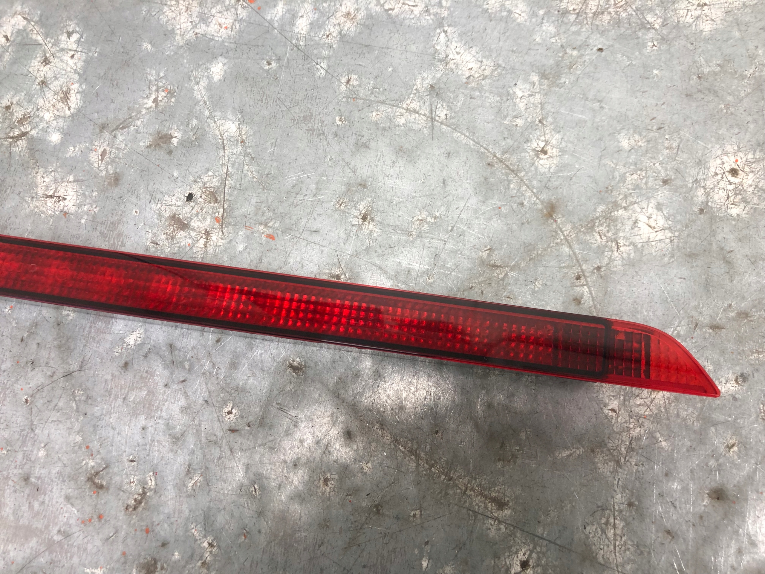 TRZECIE light STOP PORSCHE MACAN 95B 95B945097A