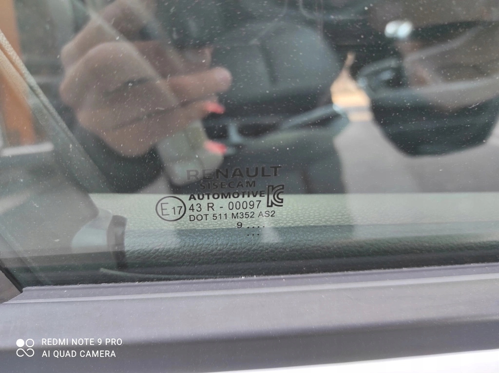 DRZWI PRZEDNIE PRZÓD PRAWE RENAULT CLIO V 5 2019-2024 BIAŁE DV369 Kolor biały