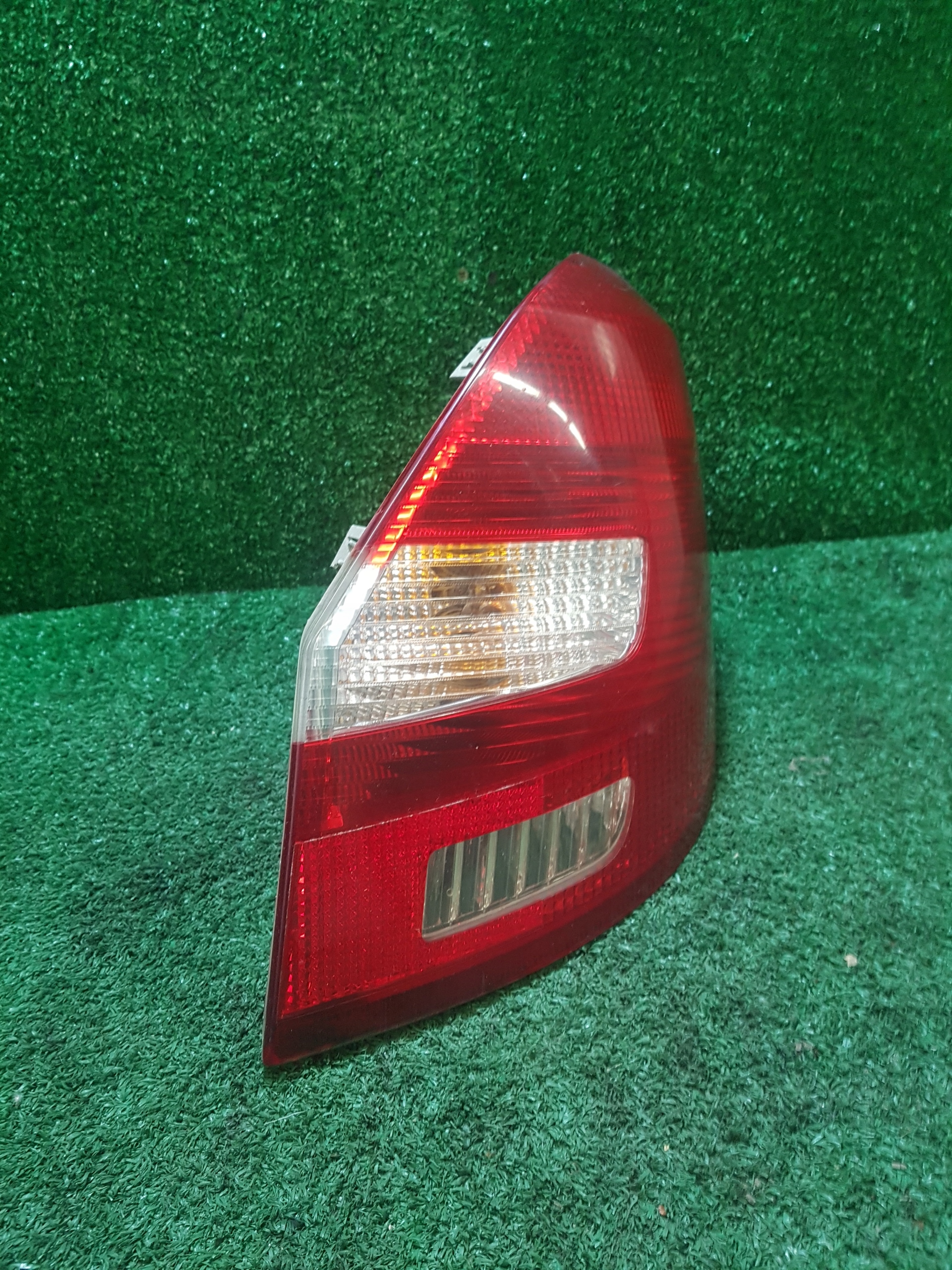 light right rear SKODA FABIA 2 5J6945096